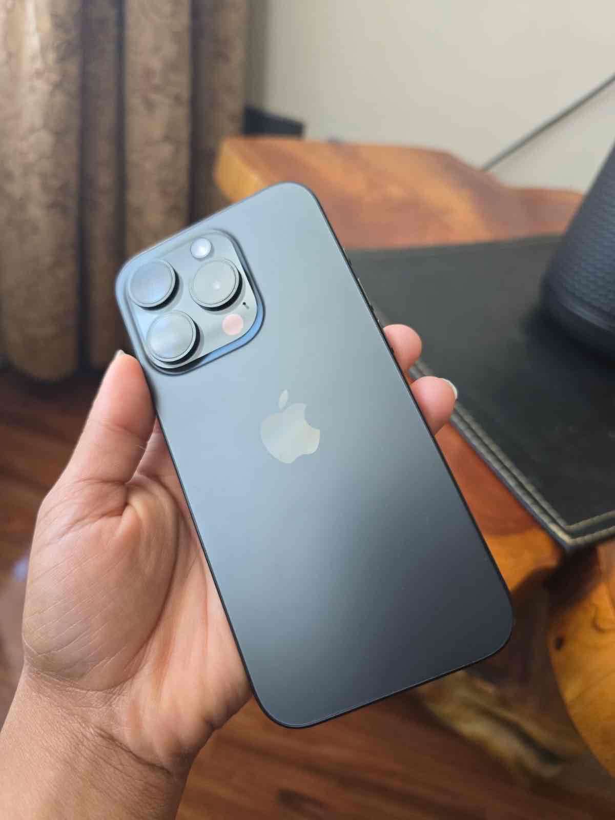 IPhone 15 pro 128GB - miniatura 1