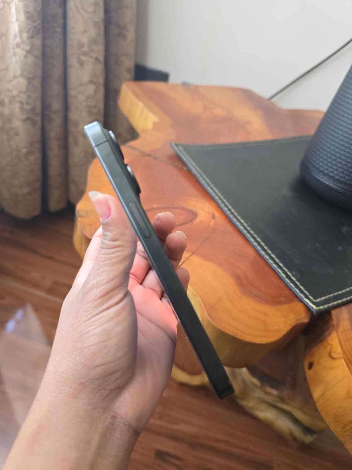 IPhone 15 pro 128GB - miniatura 4