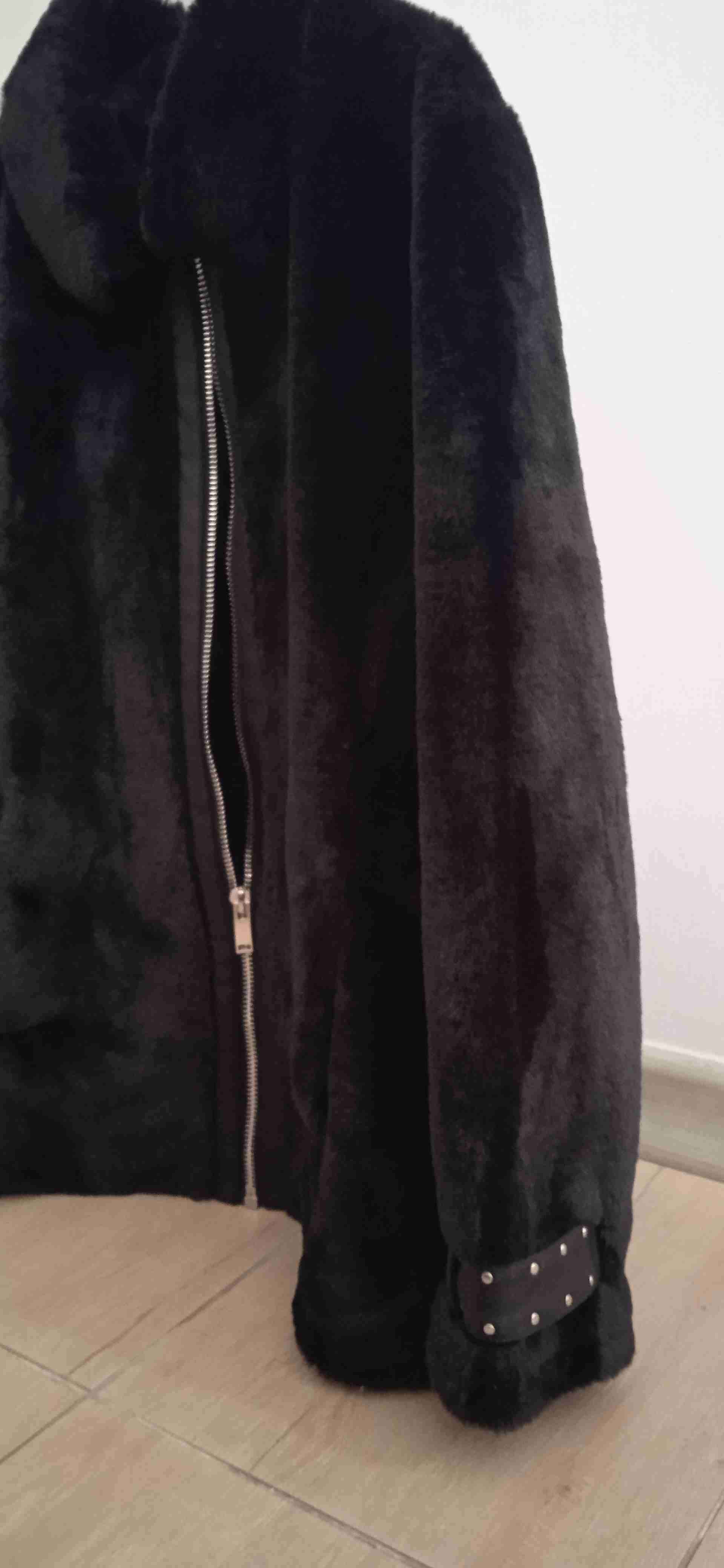 Chaqueta negra de piel sintética - miniatura 2