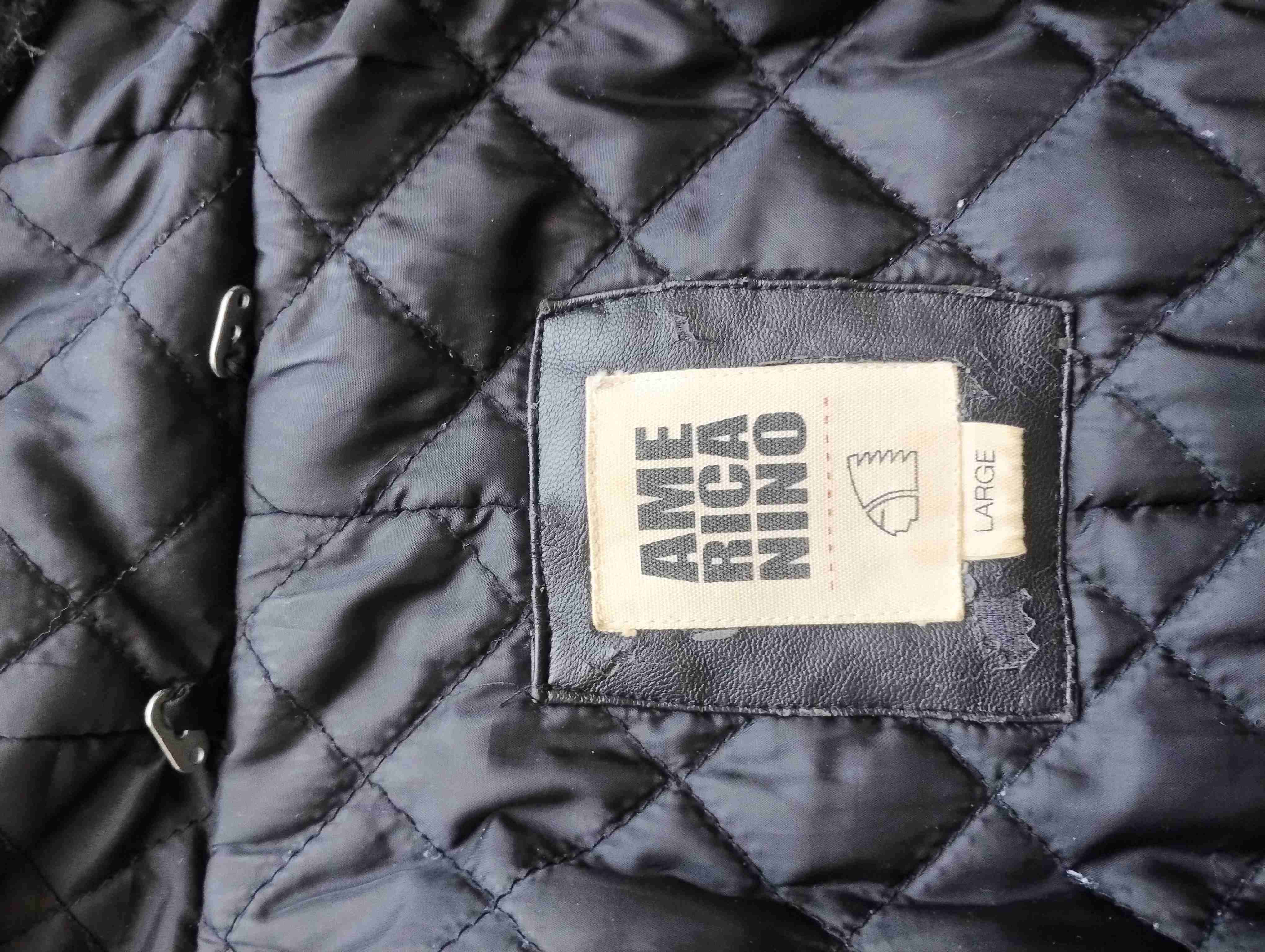 Abrigo negro con capucha - miniatura 4