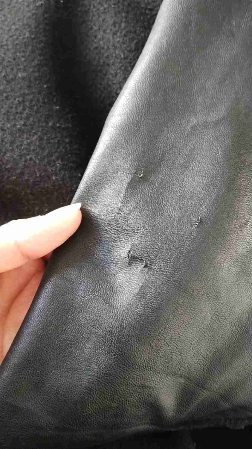 Abrigo negro con capucha - miniatura 5