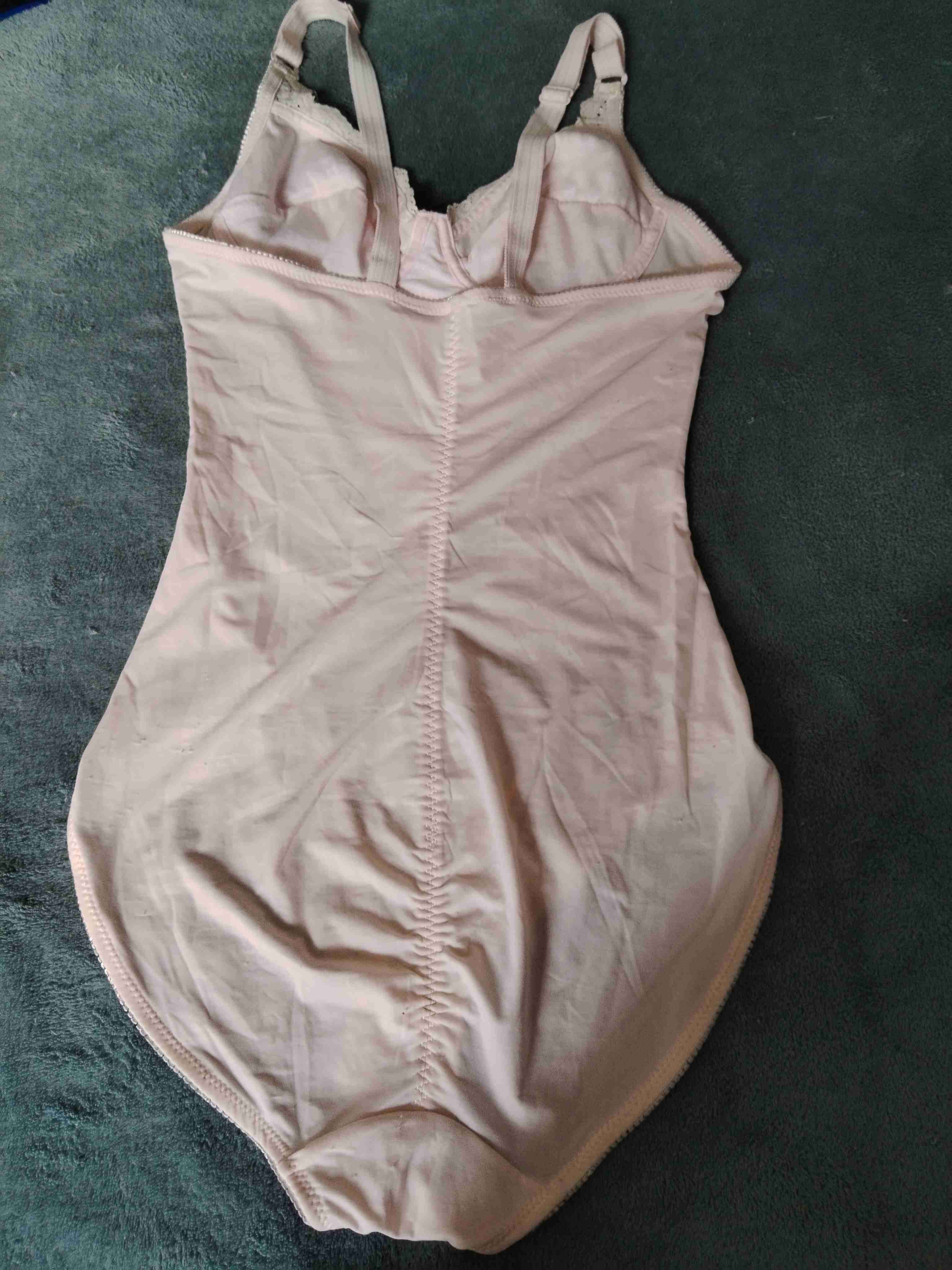 Body de encaje rosa modelador - miniatura 6