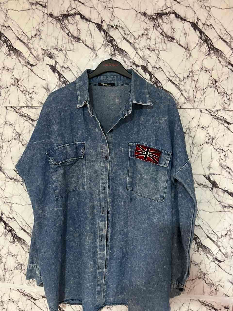 Camisa de mezclilla con parche - miniatura 1