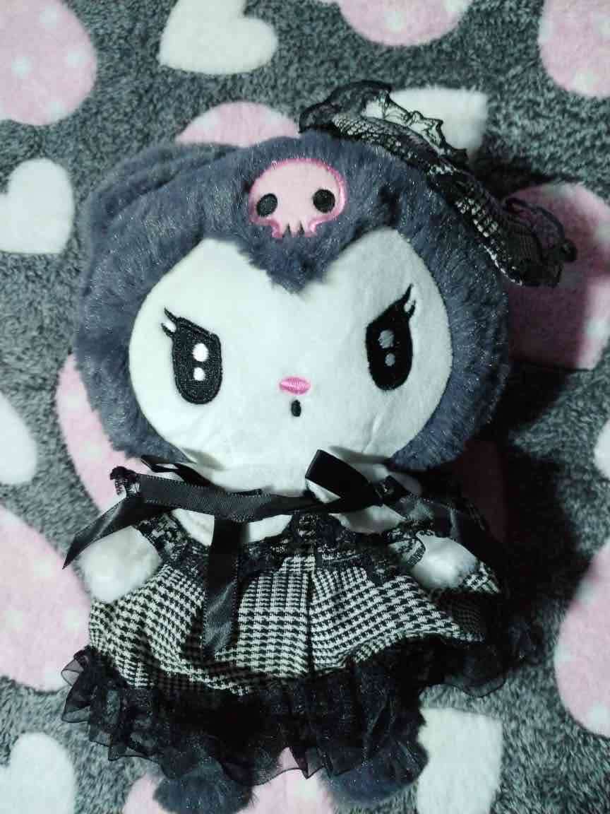 Peluche Kuromi gótico