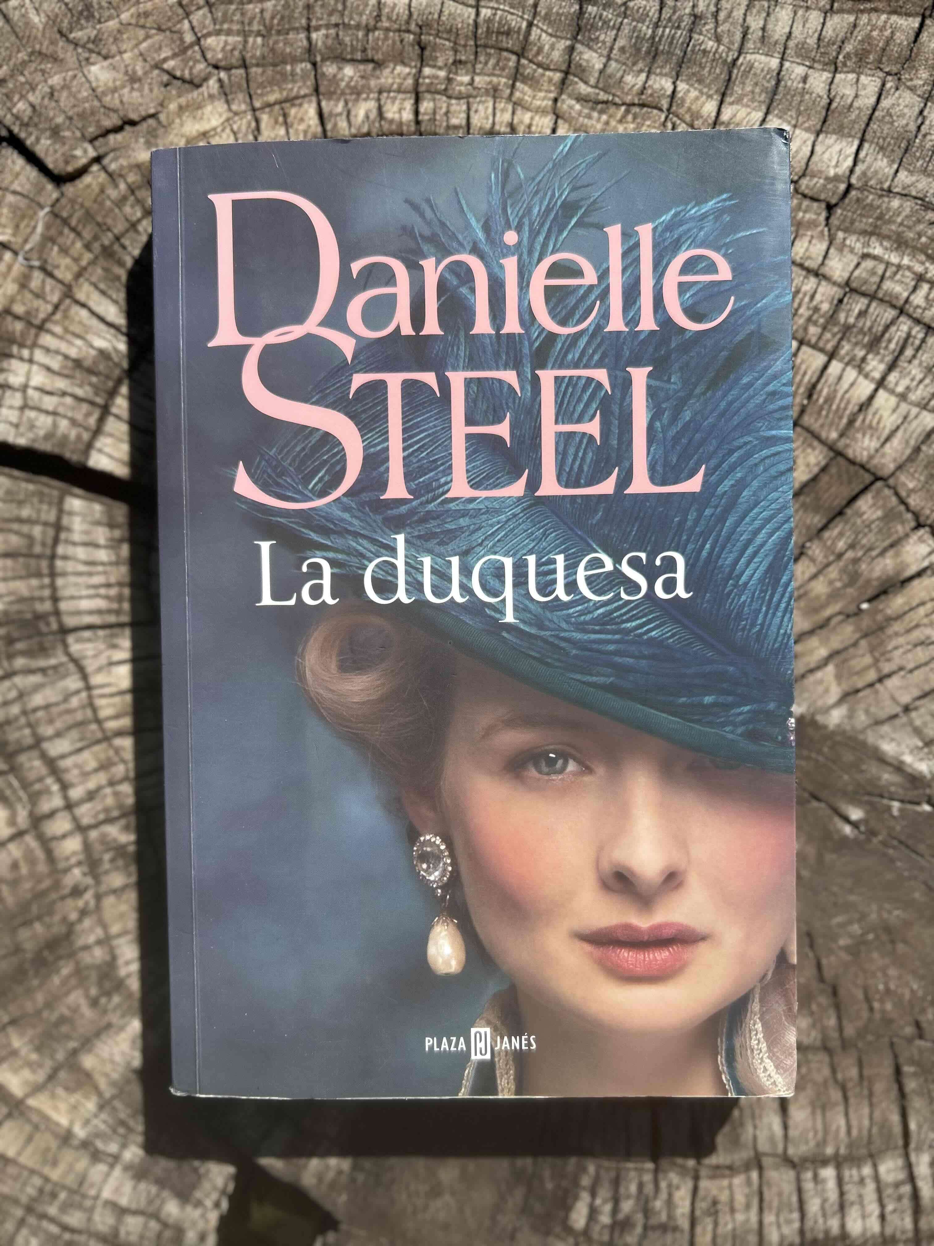 Libro 'La duquesa' de Danielle Steel - miniatura 1
