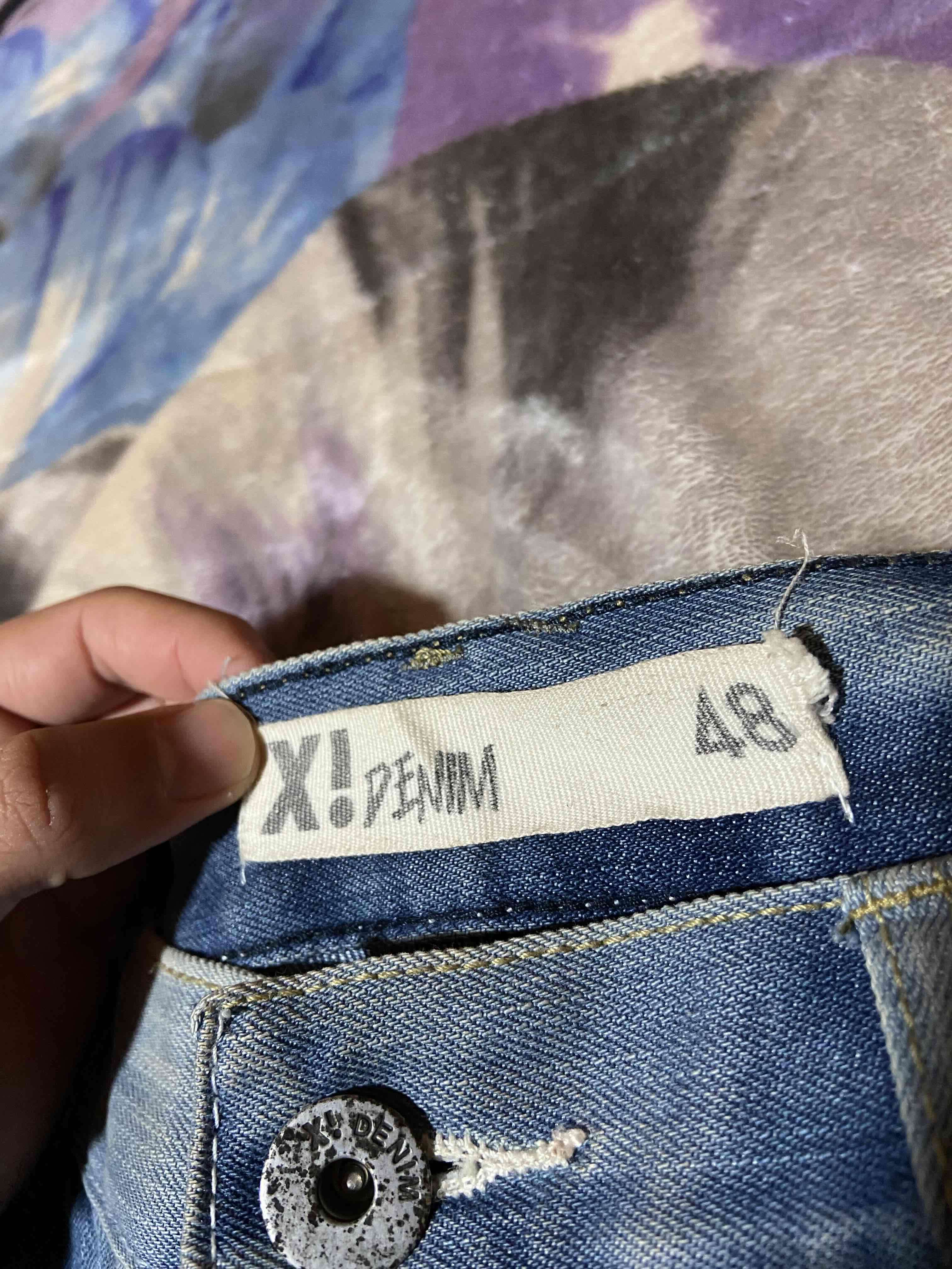 Jeans azules desgastados - miniatura 5