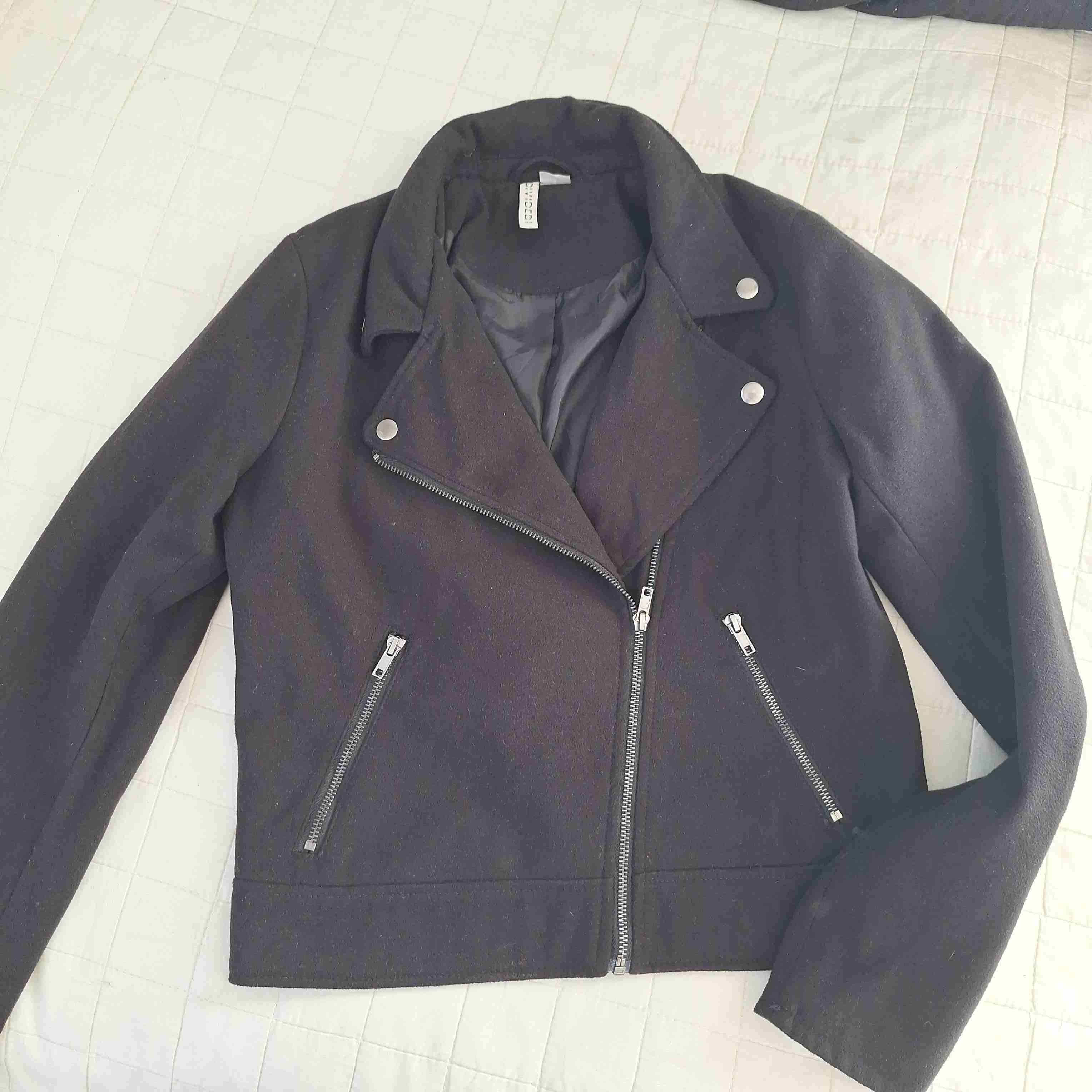 Chaqueta hym  negra con cierre - miniatura 1