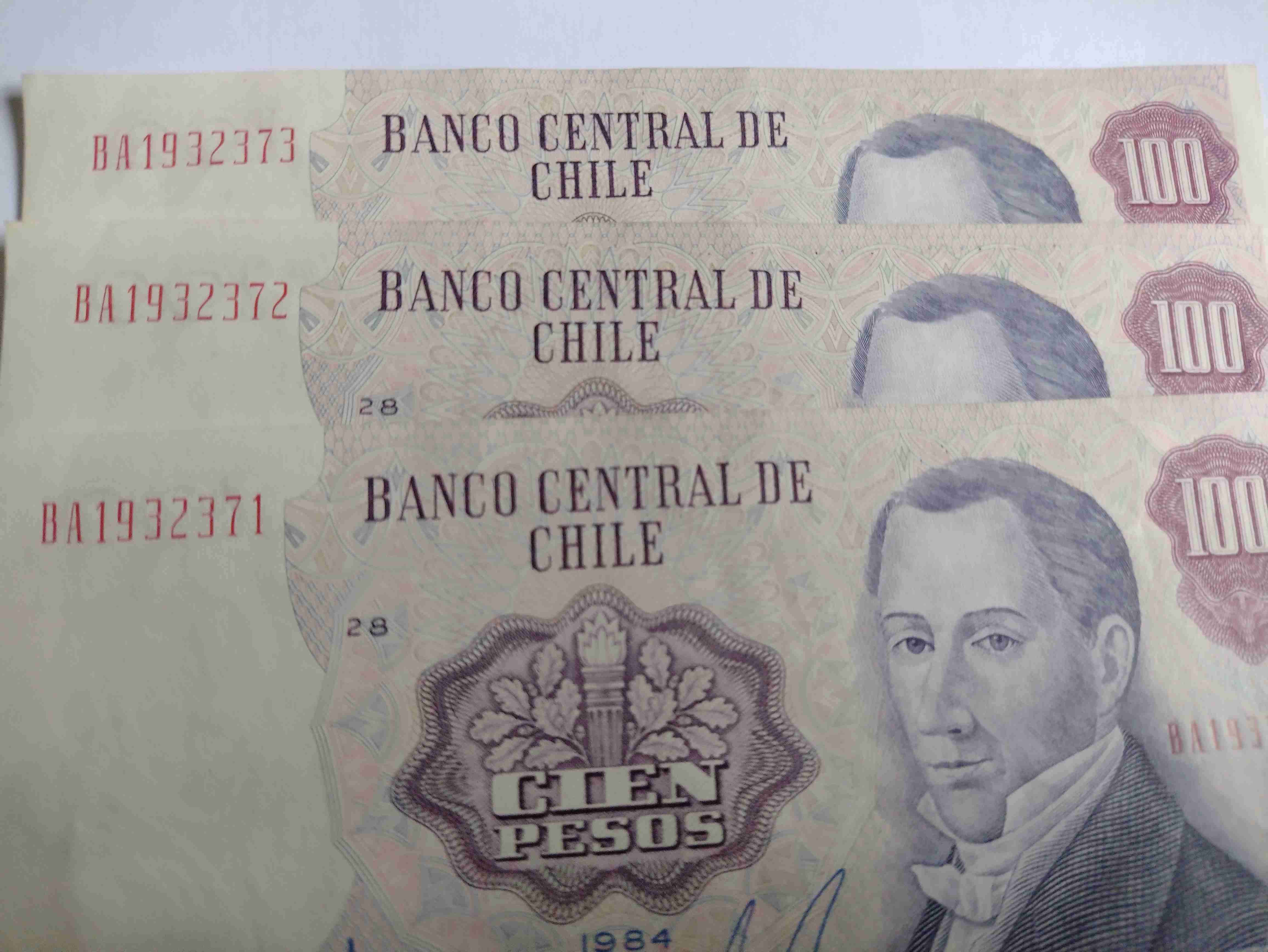 Billetes antiguos de 100 pesos chilenos - miniatura 3