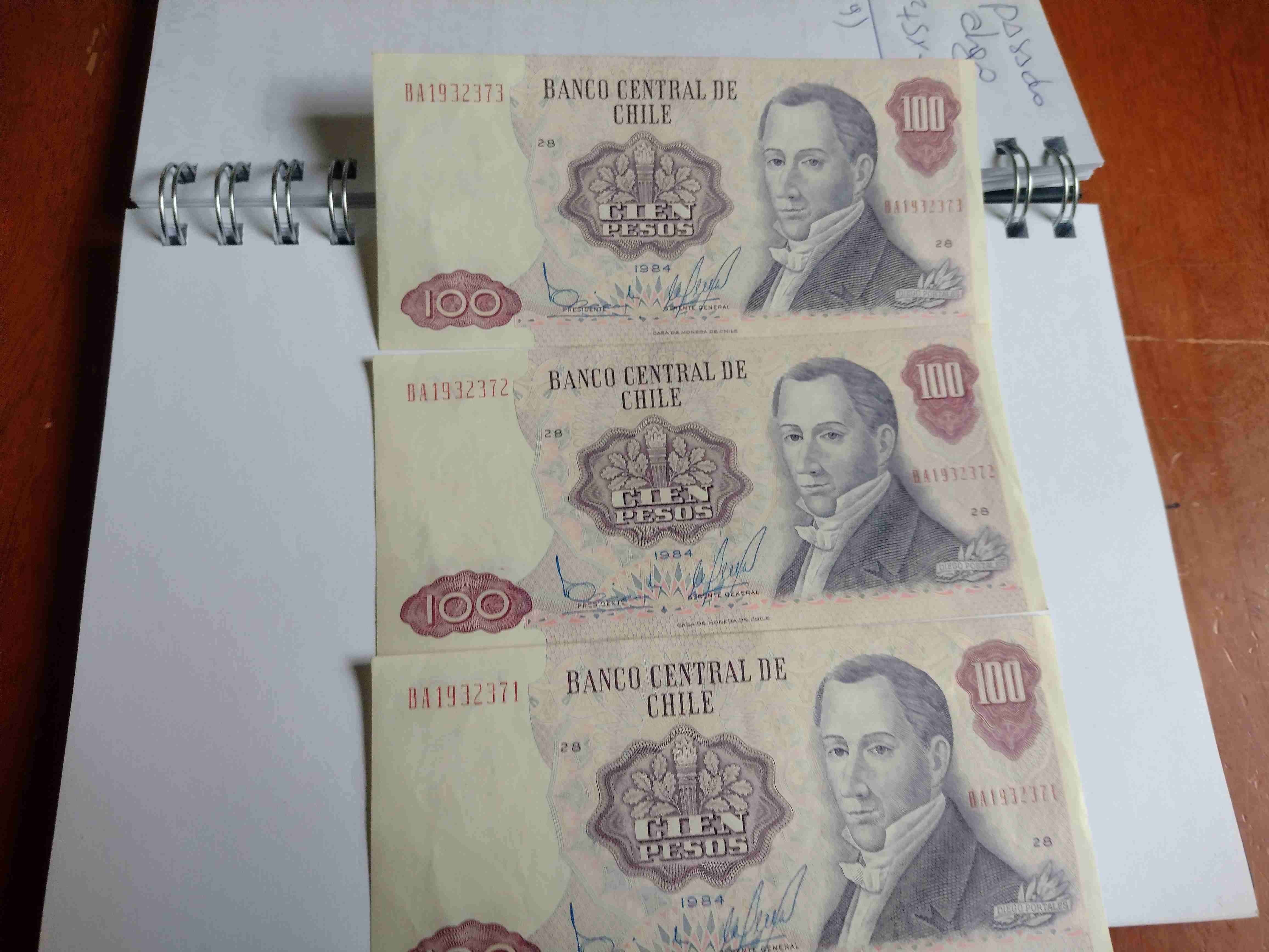 Billetes antiguos de 100 pesos chilenos - miniatura 4