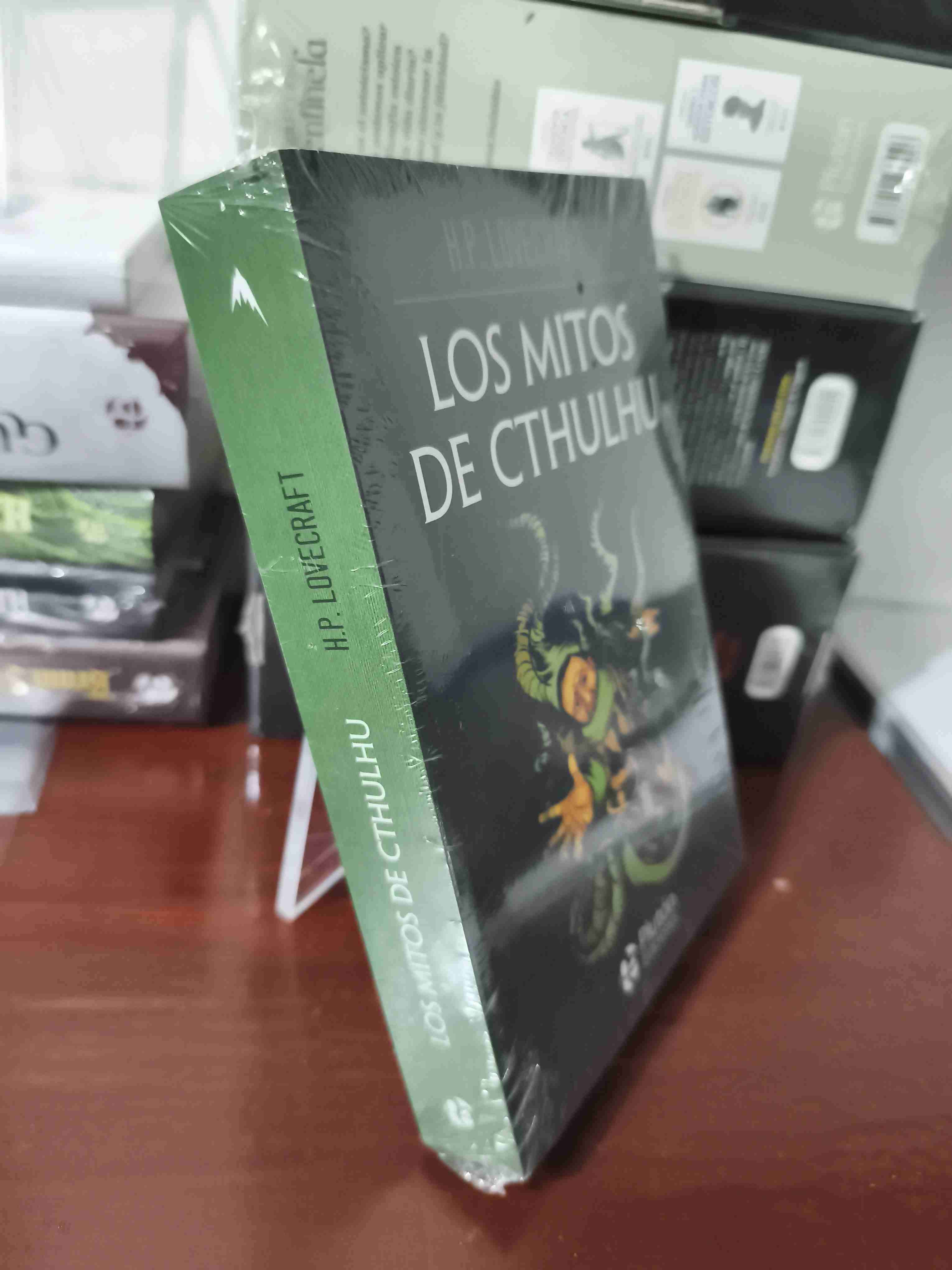 Libro 'Los Mitos de Cthulhu' HP Lovecraft - miniatura 2