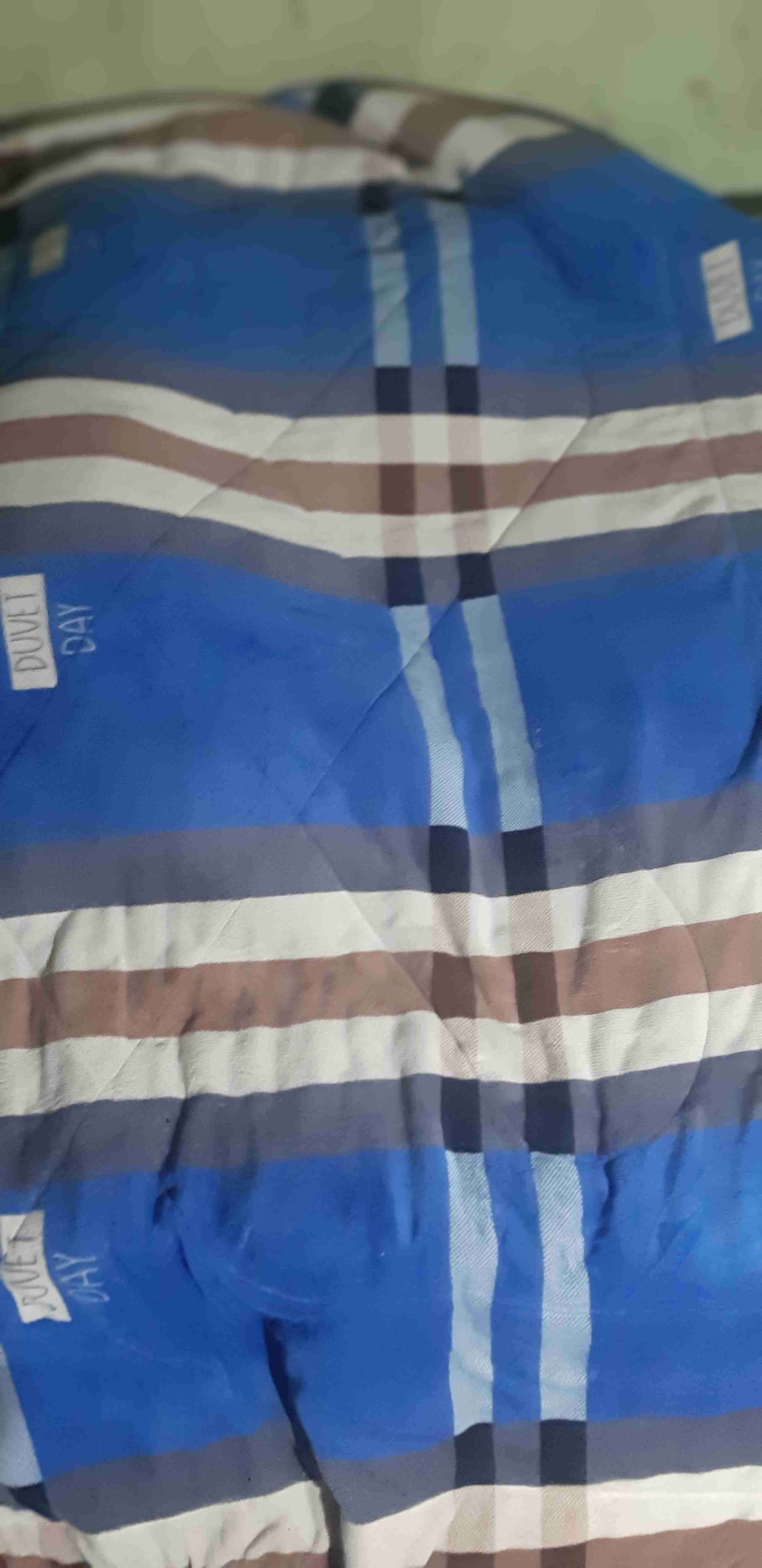 Cubre cama de cuadros azul