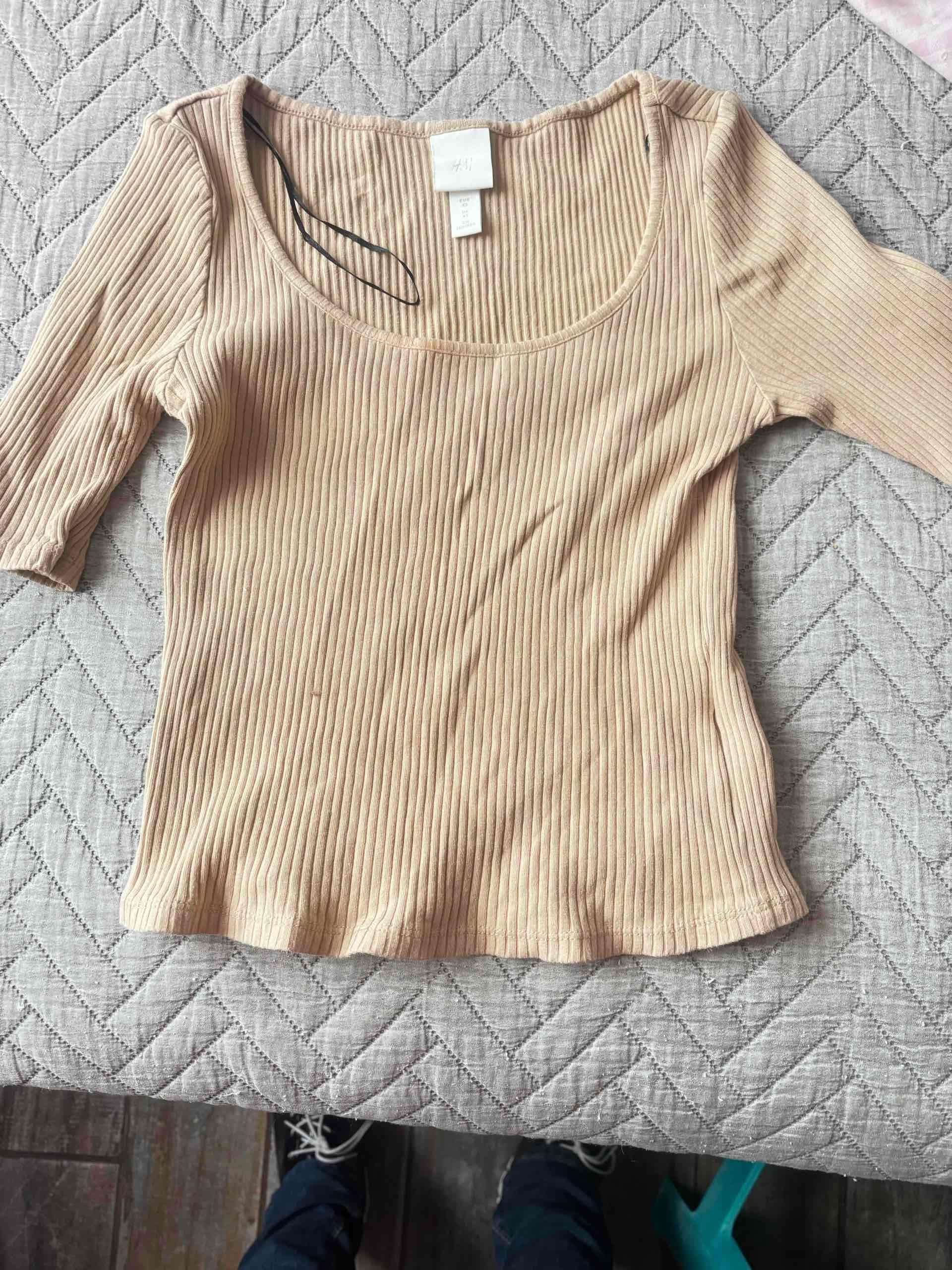 Polera a rayas verde y negra - miniatura 2