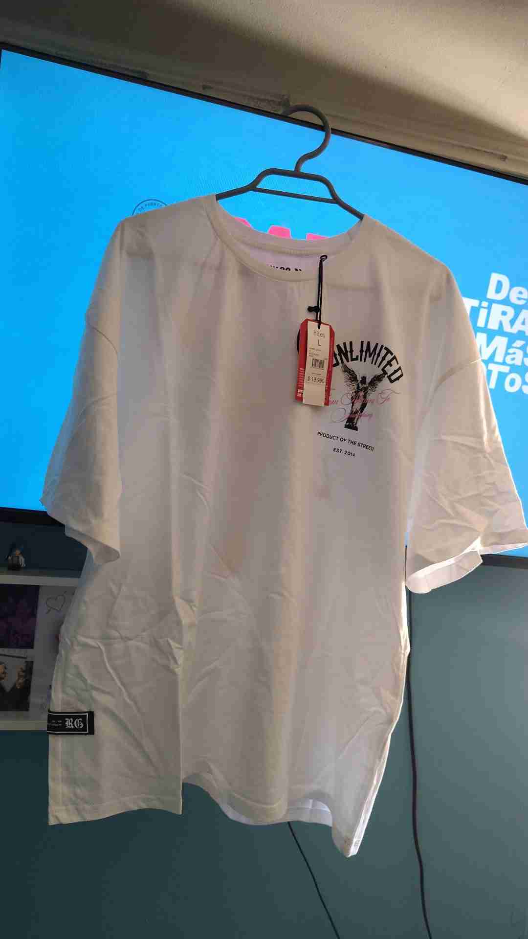 Polera blanca con diseño angel estampado - miniatura 2