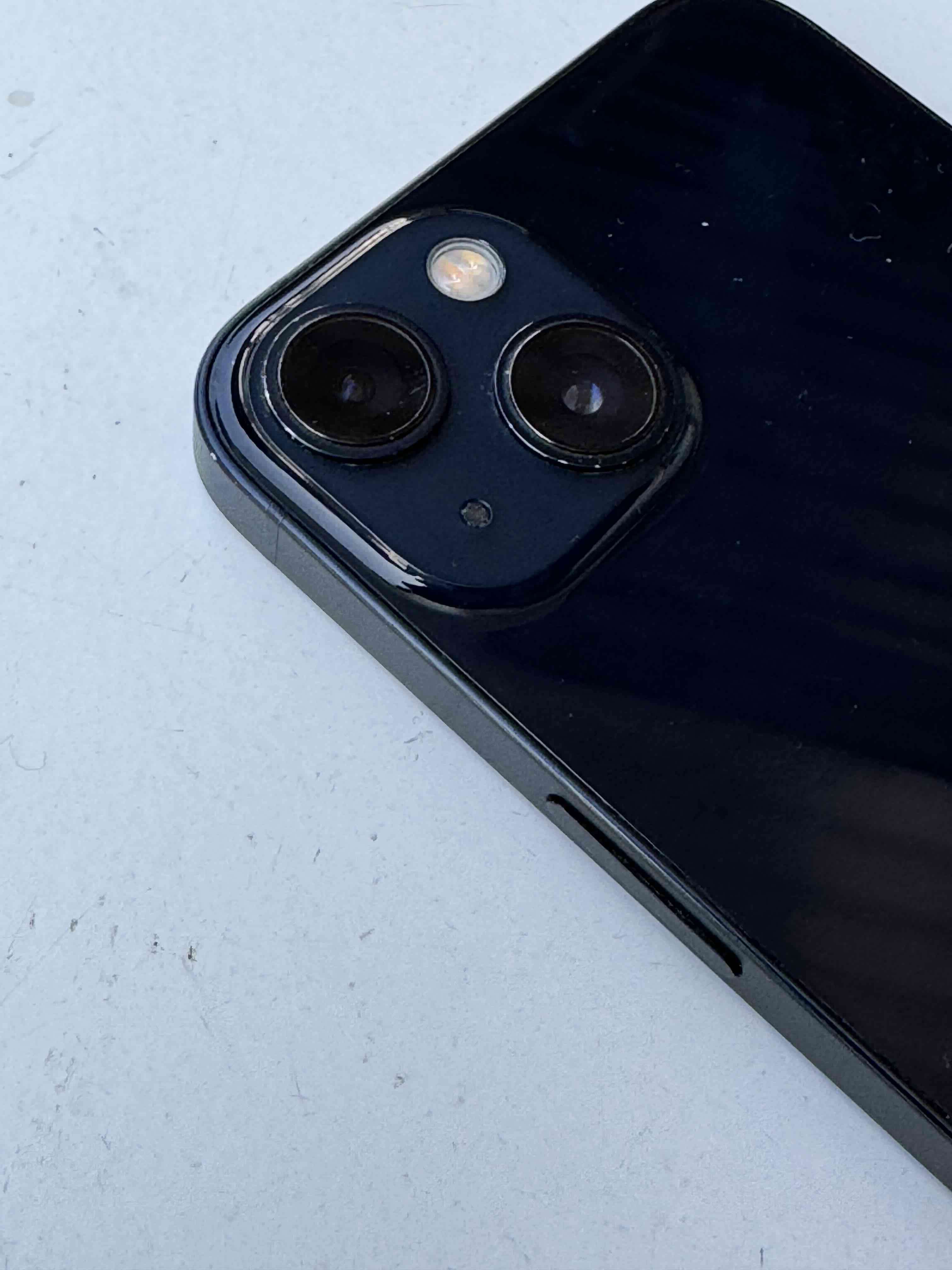 IPhone 13  128GB . Medianoche - miniatura 3