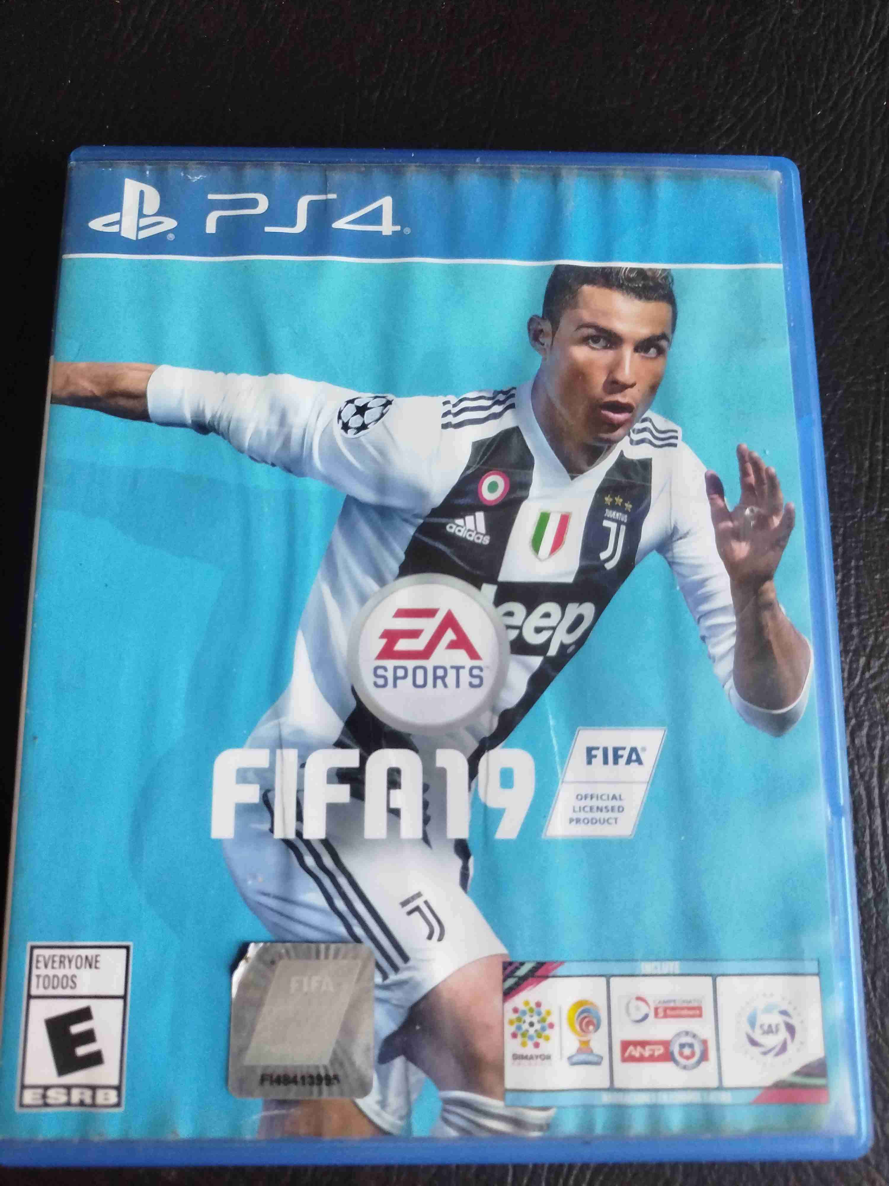 Videojuego FIFA 19 [PS4] - miniatura 1
