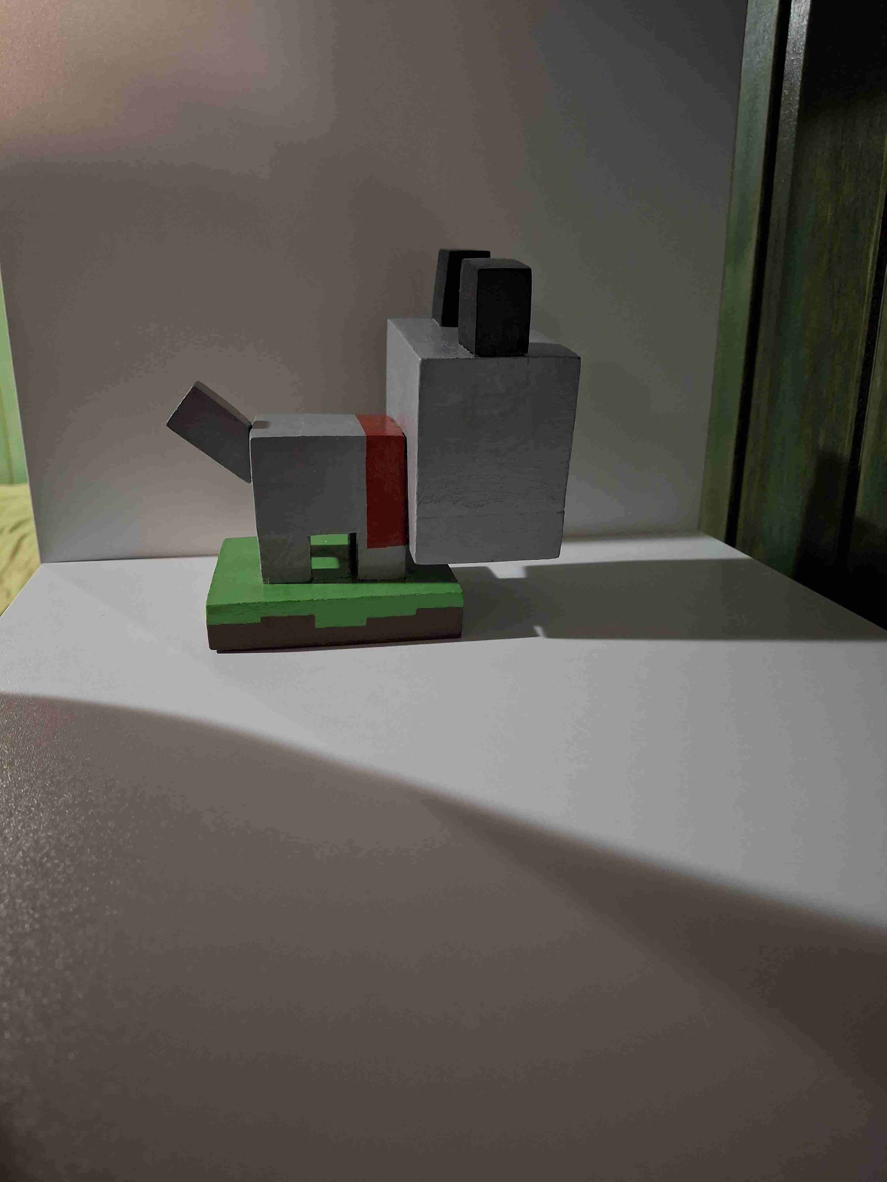 Figura de madera "Lobito de Minecraft" - miniatura 2