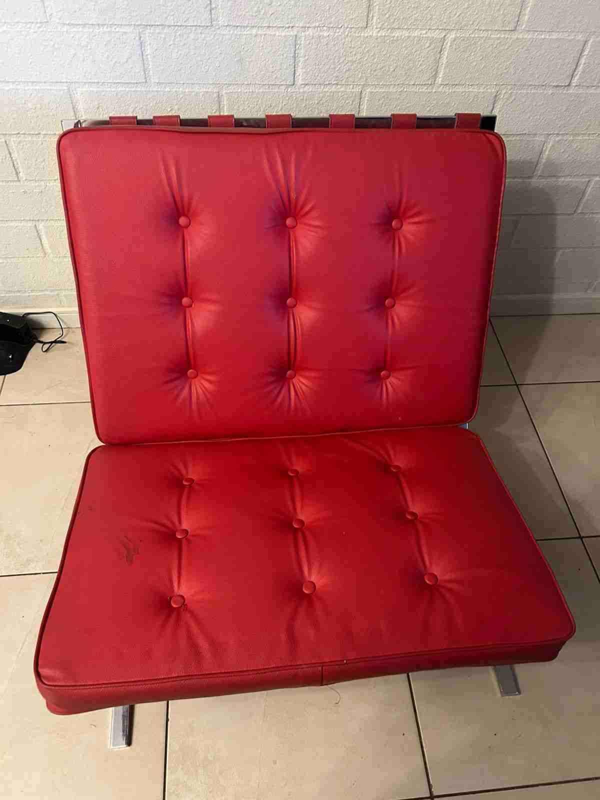 Sillón rojo cuero moderno - miniatura 2