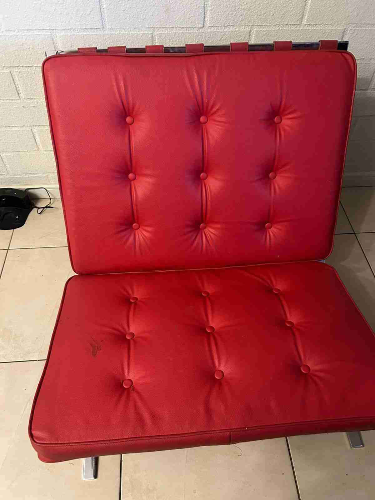 Sillón rojo cuero moderno - miniatura 3