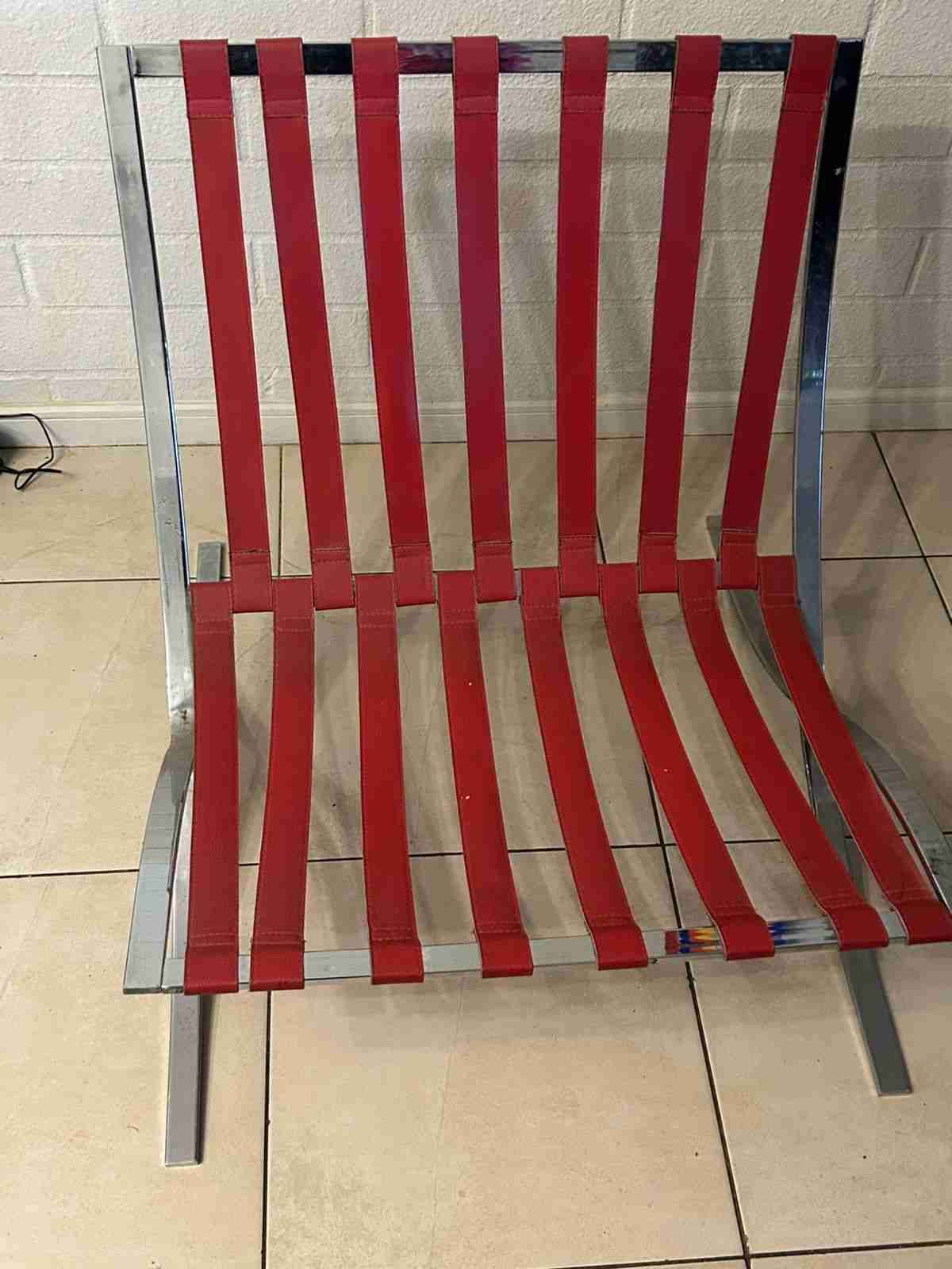 Sillón rojo cuero moderno - miniatura 4