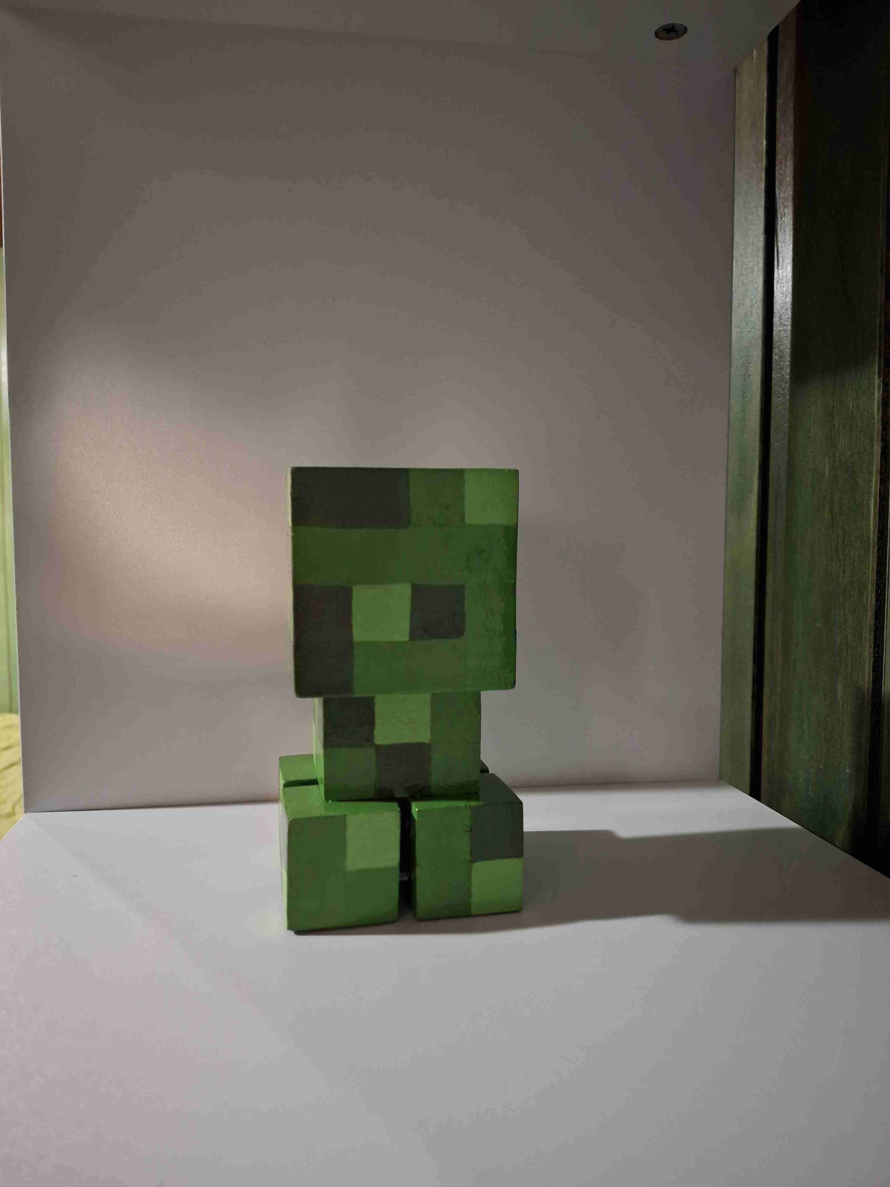 Figura de madera de Creeper de Minecraft - miniatura 3