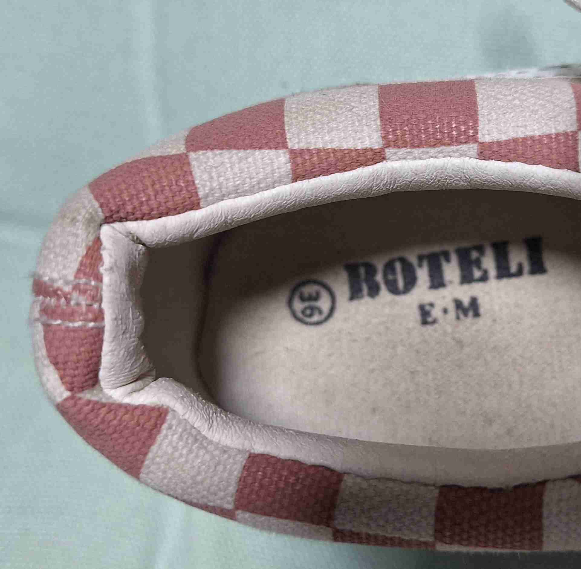 Zapatillas cuadriculadas rosas - miniatura 3