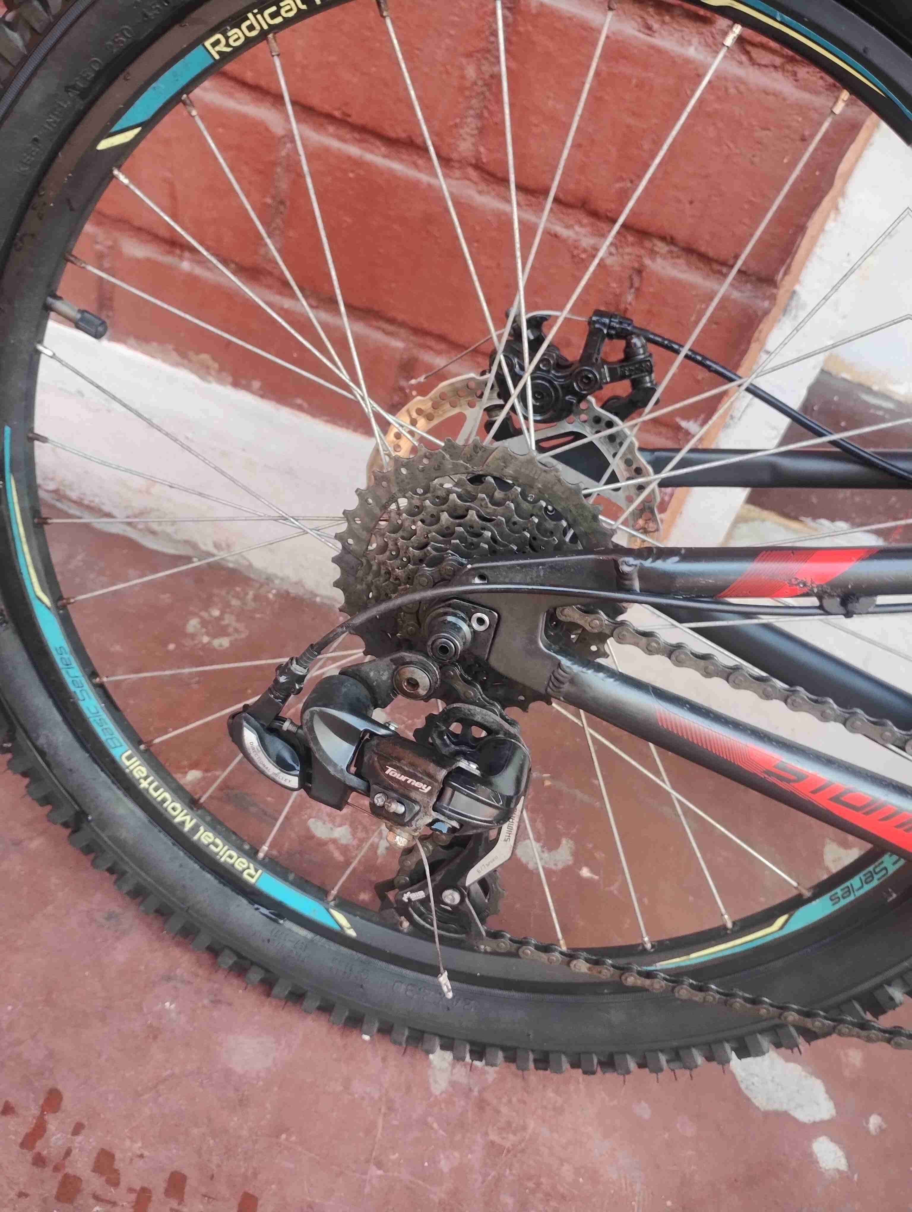 Bicicleta GT Stomper MTB Negra - miniatura 3