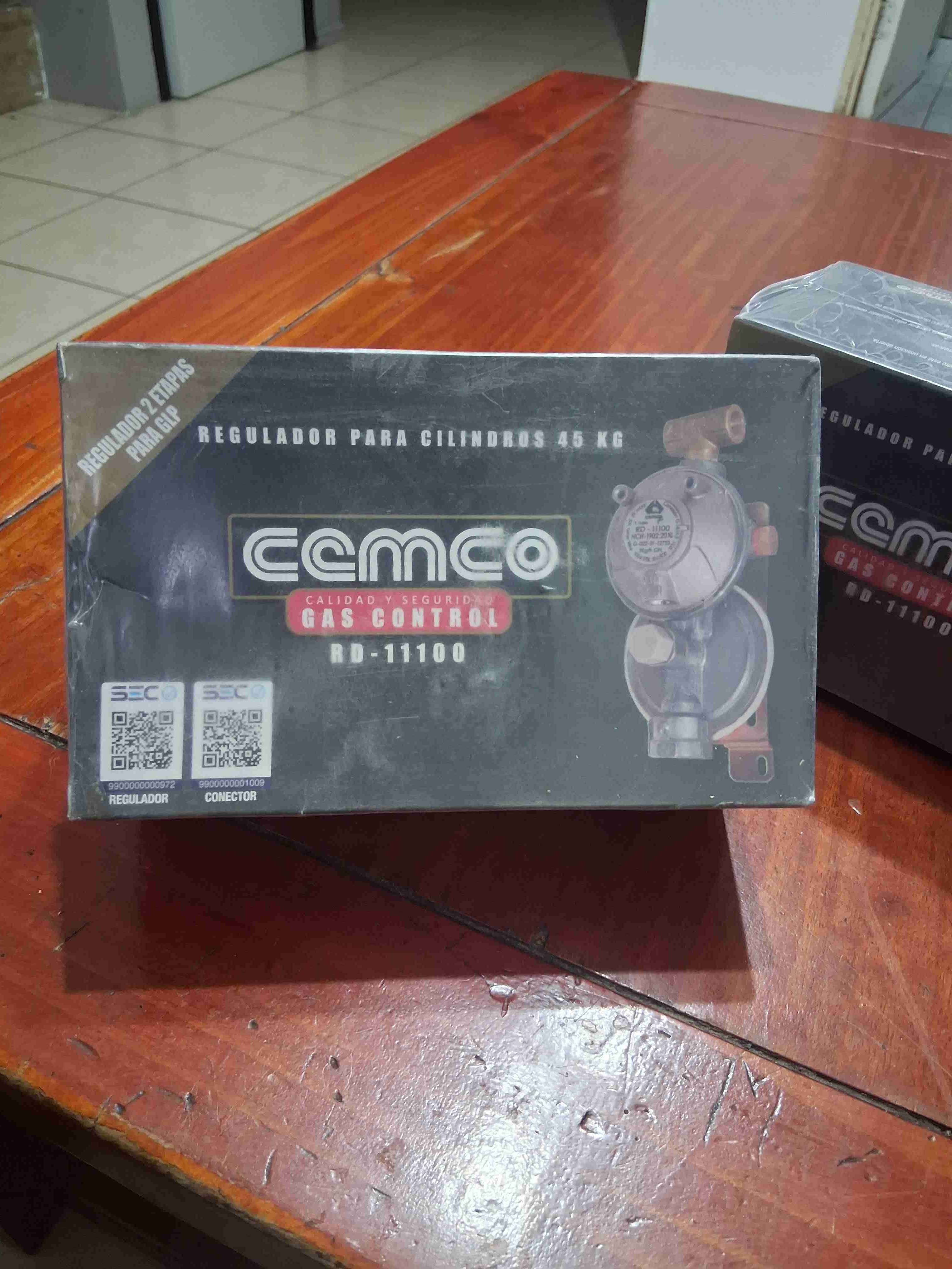 Regulador de gas Cemco 45 kg - miniatura 3