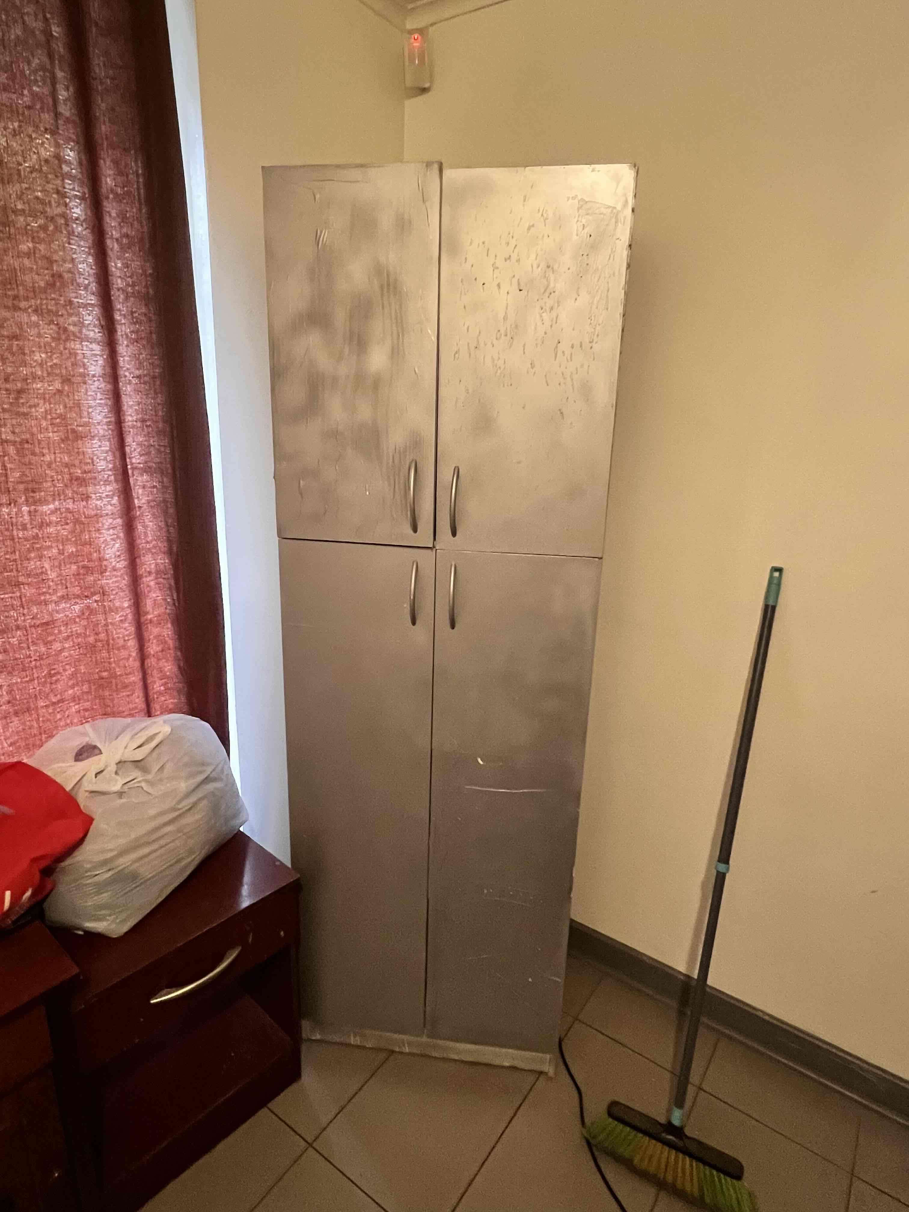 Se regala Armario de cuatro puertas