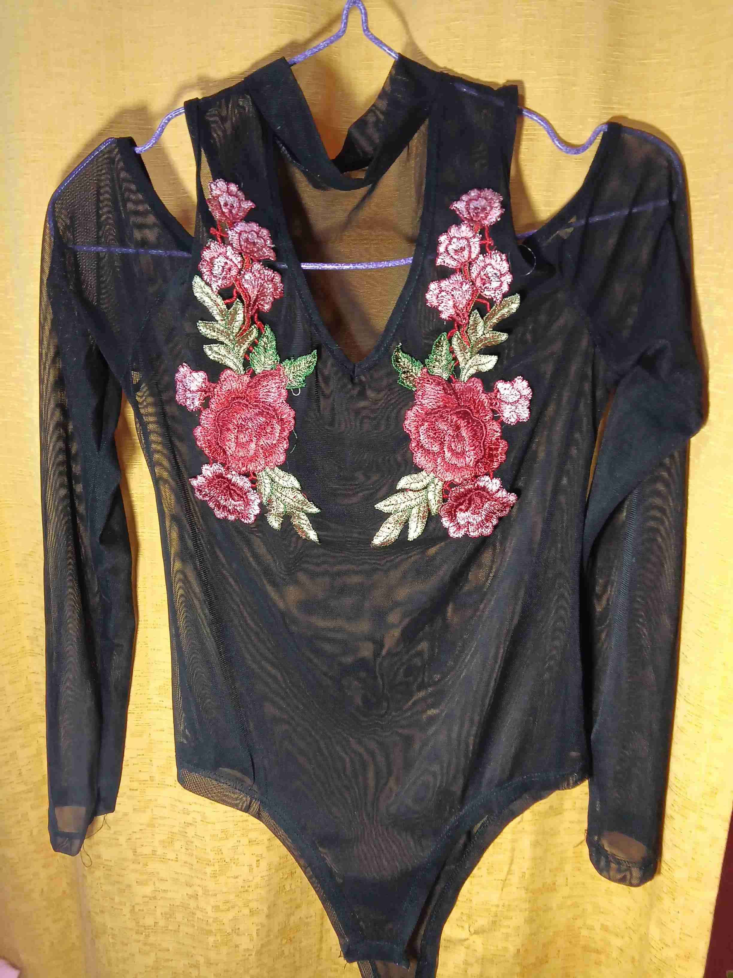 Body negro con bordado floral - miniatura 2