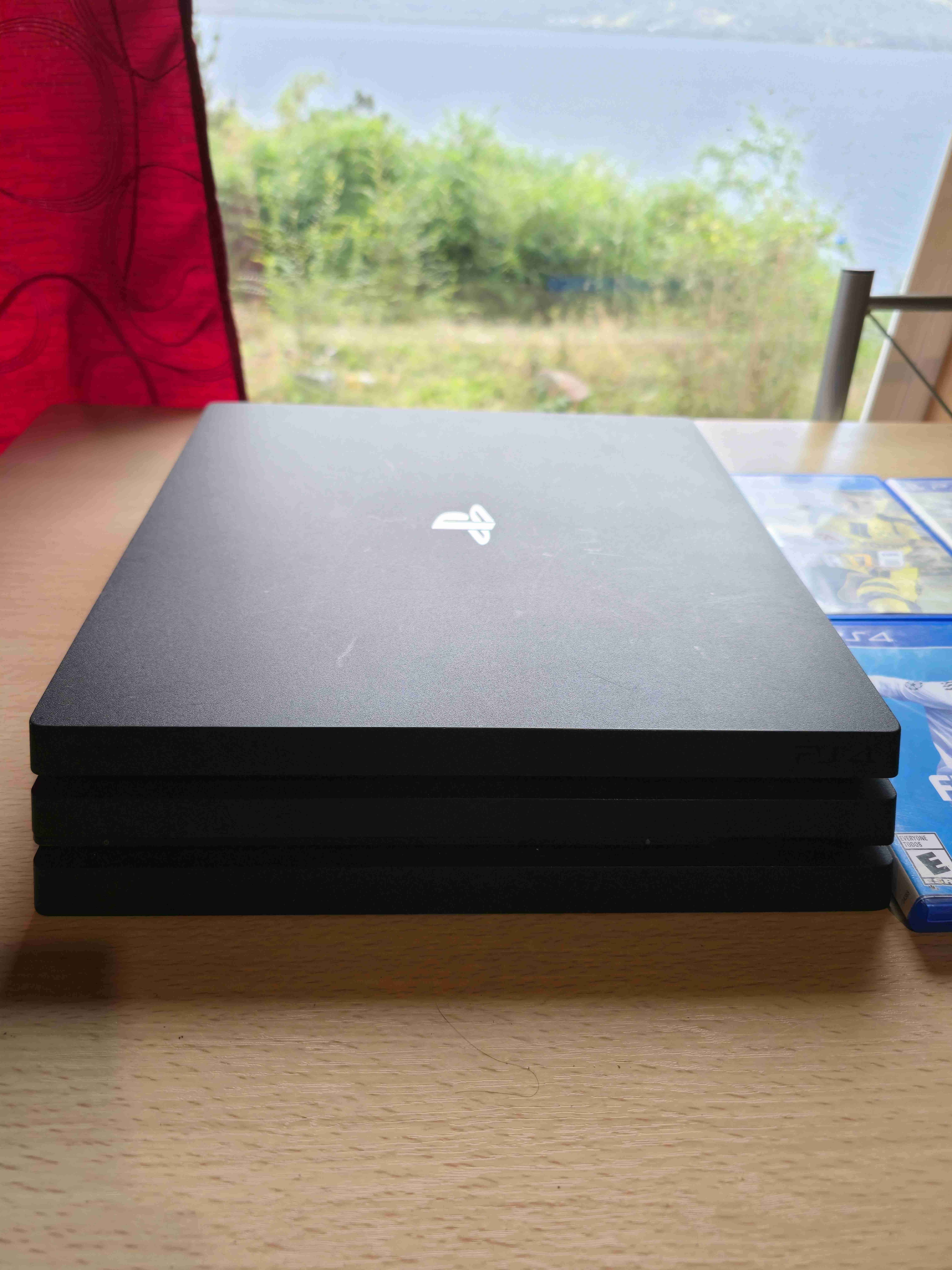 Consola PS4 PRO 1TB - miniatura 5