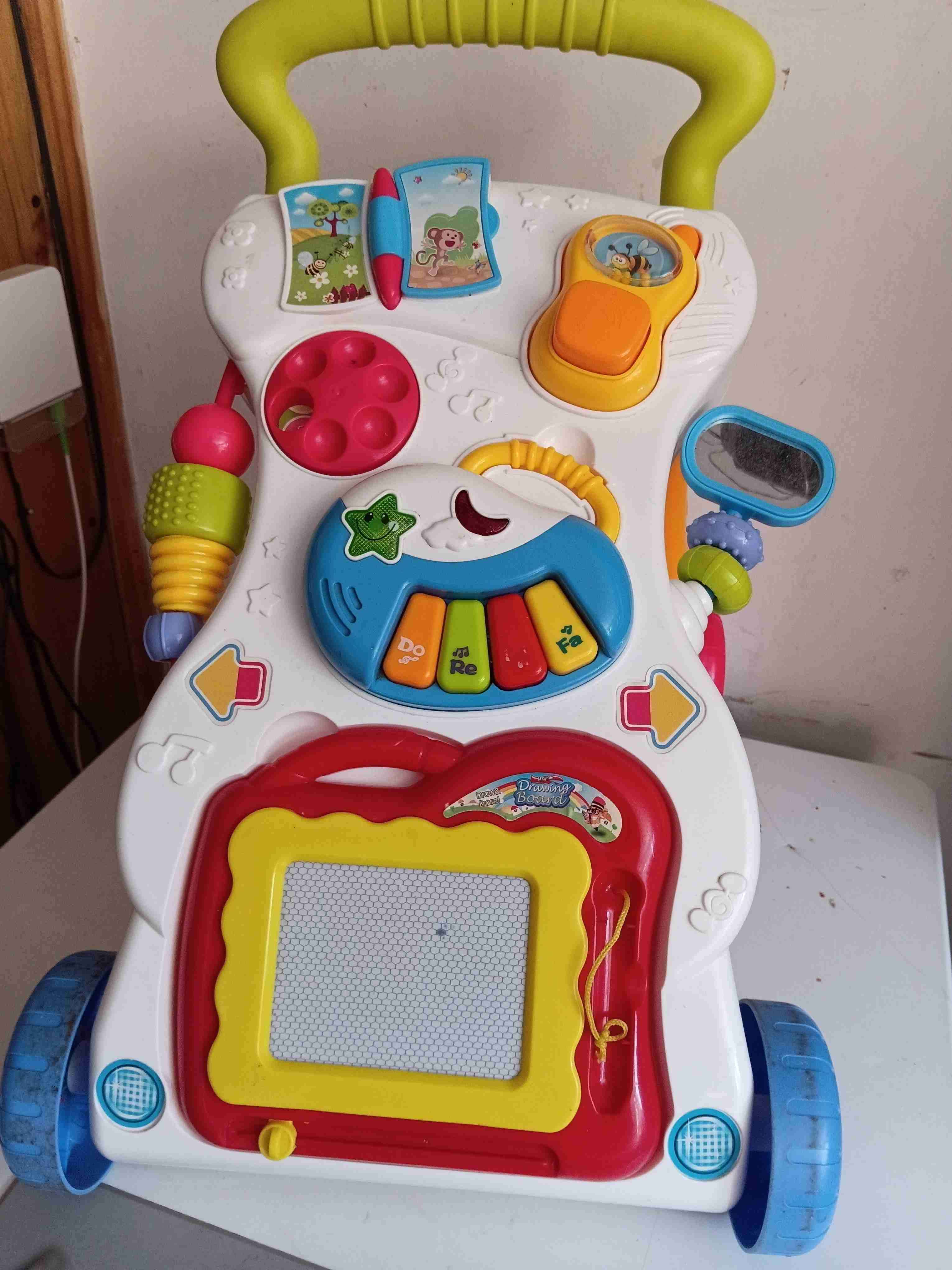 Andador infantil multifuncional