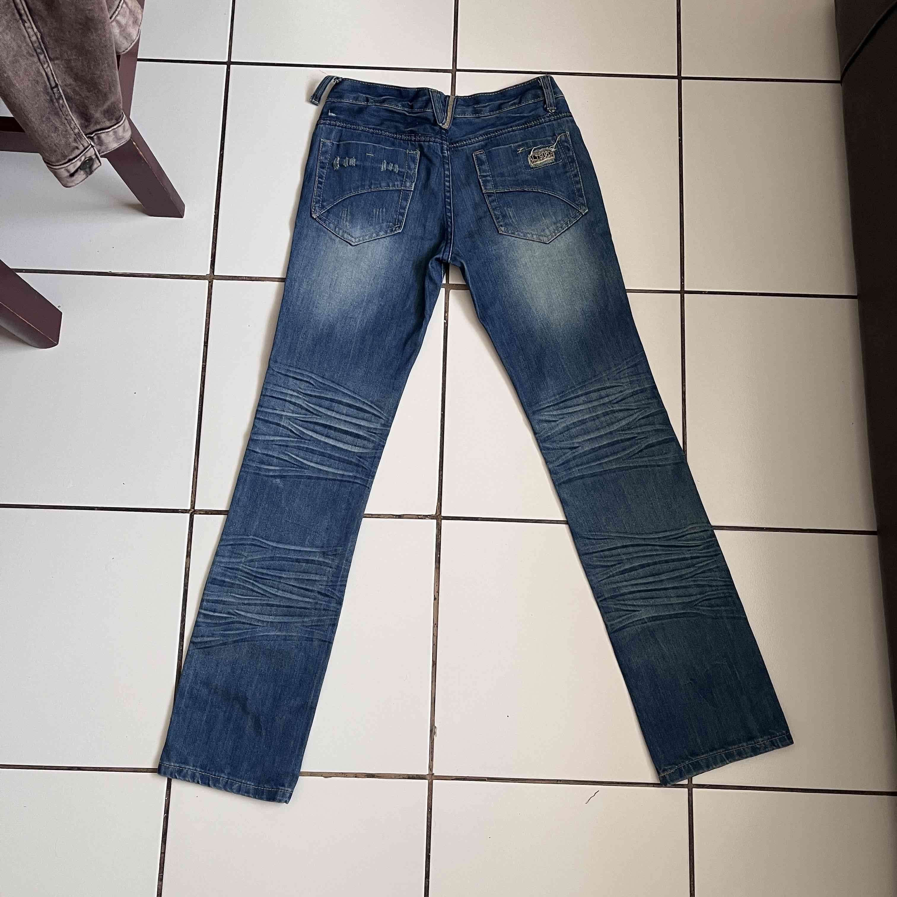 Jeans azul desgastado - miniatura 2