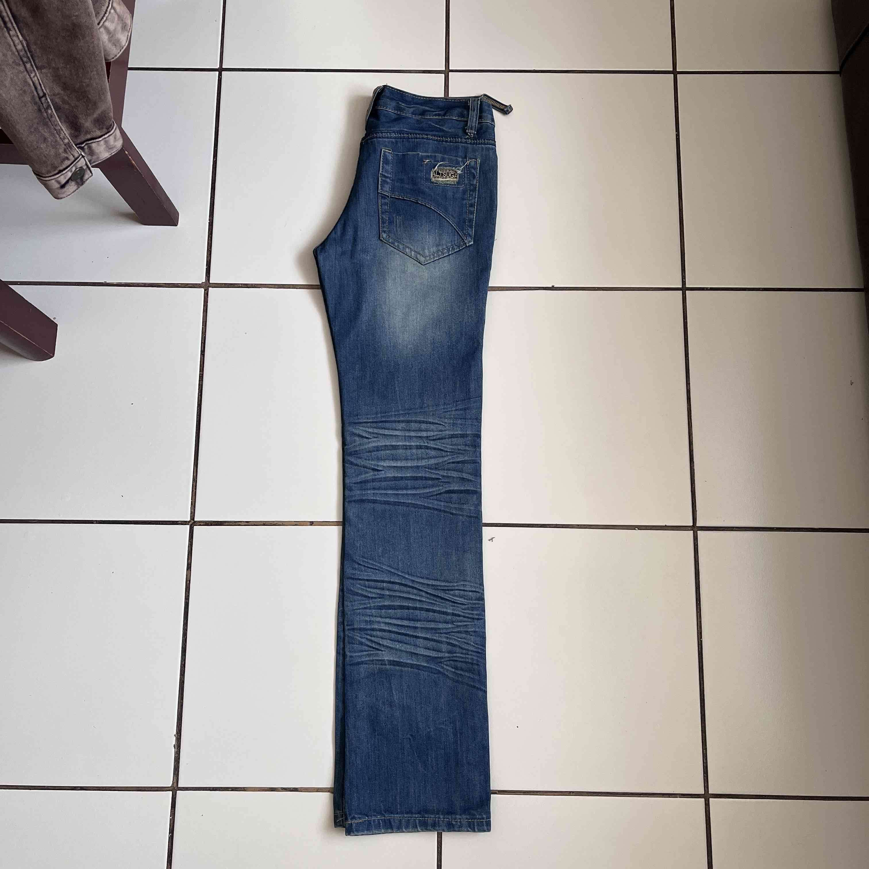 Jeans azul desgastado - miniatura 3