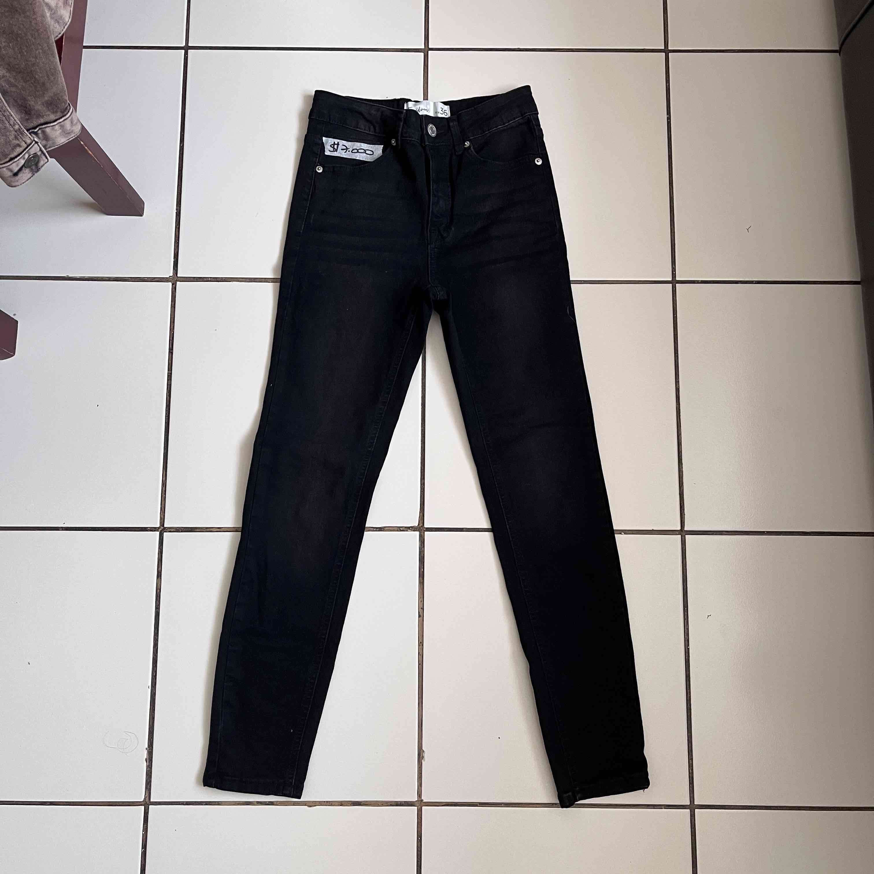 Jeans negros ajustados - miniatura 1