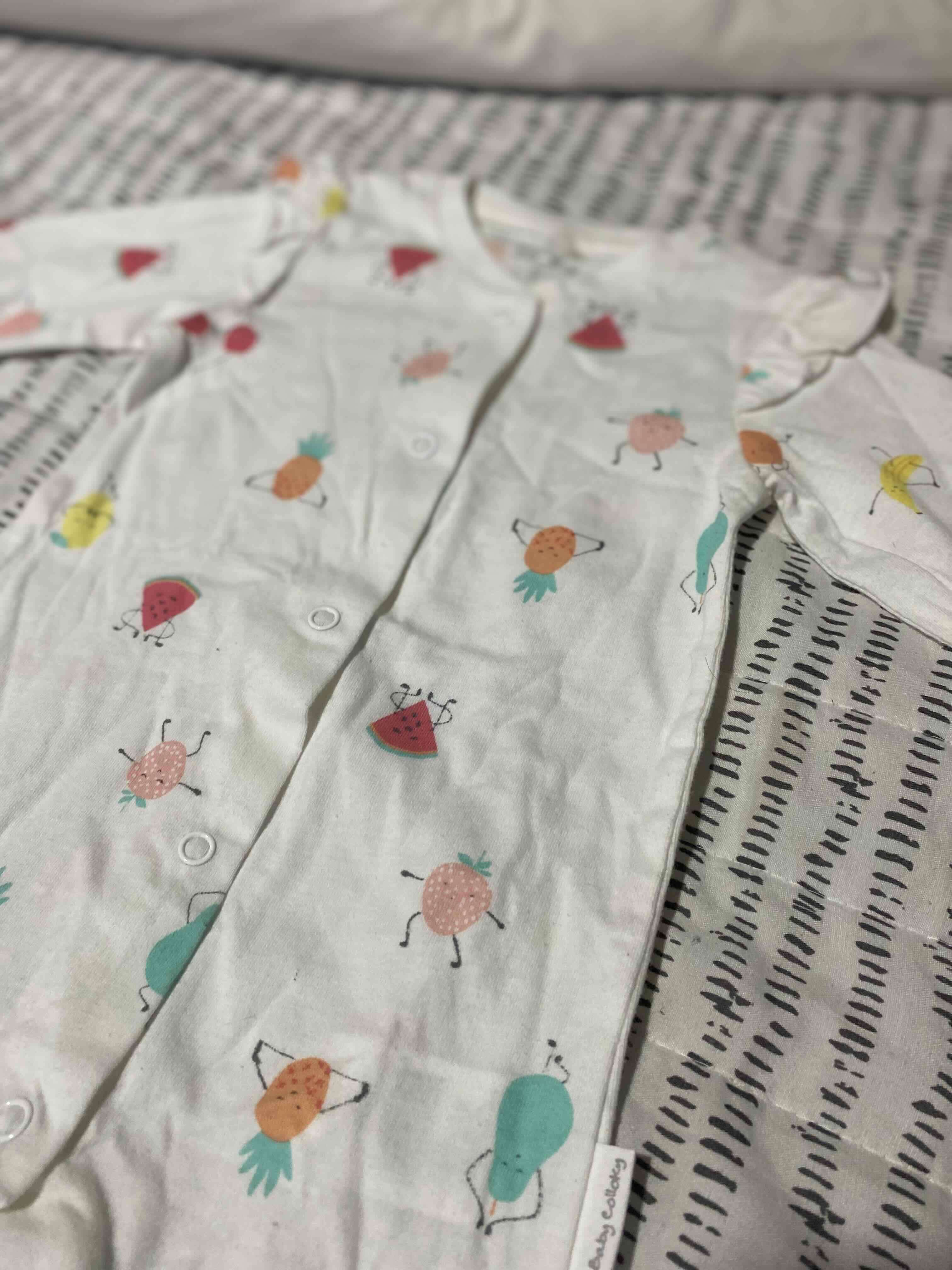 Enterito bebé con estampado frutal Colloky - miniatura 3