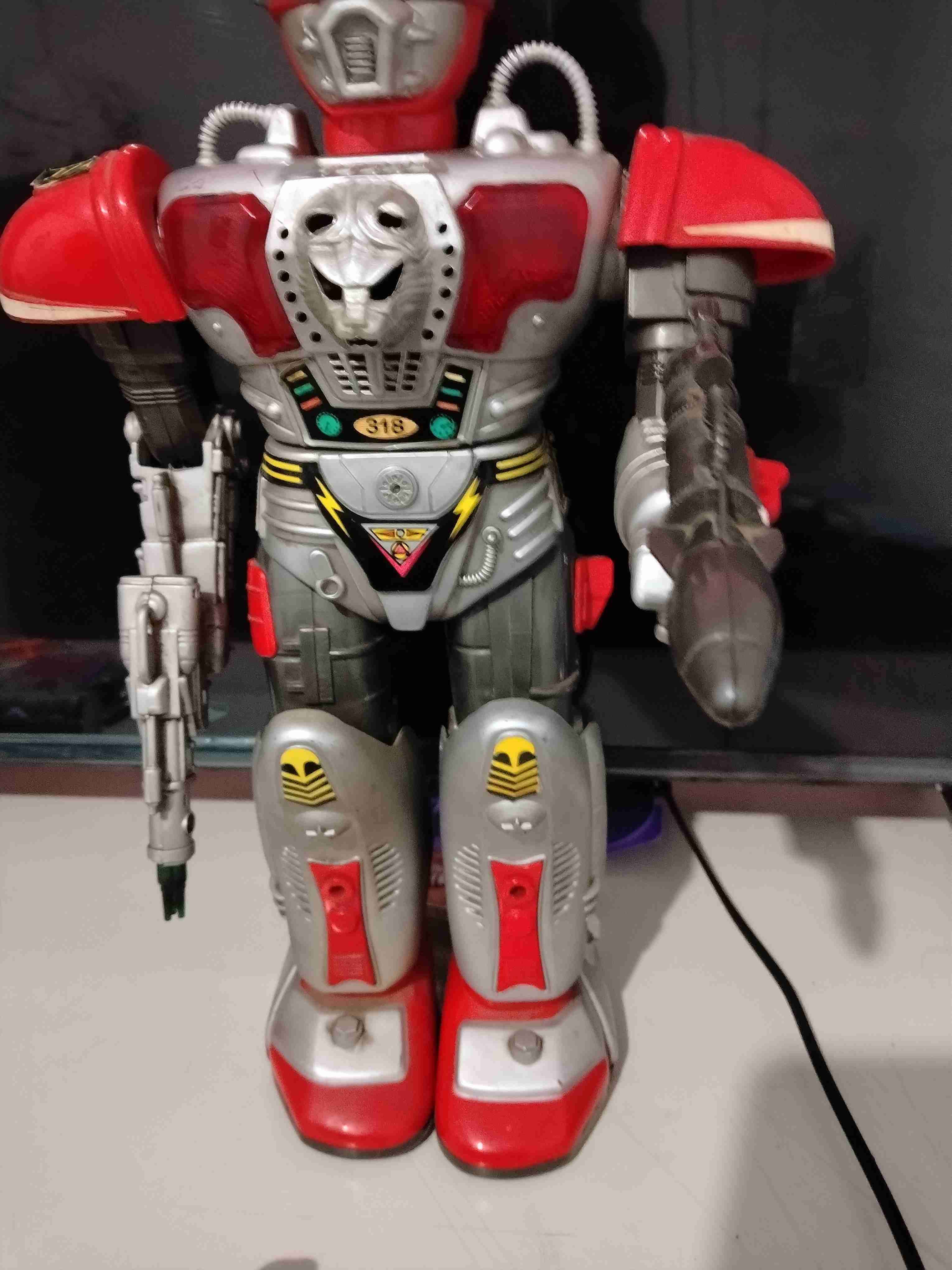 Robot juguete rojo y plateado - miniatura 5