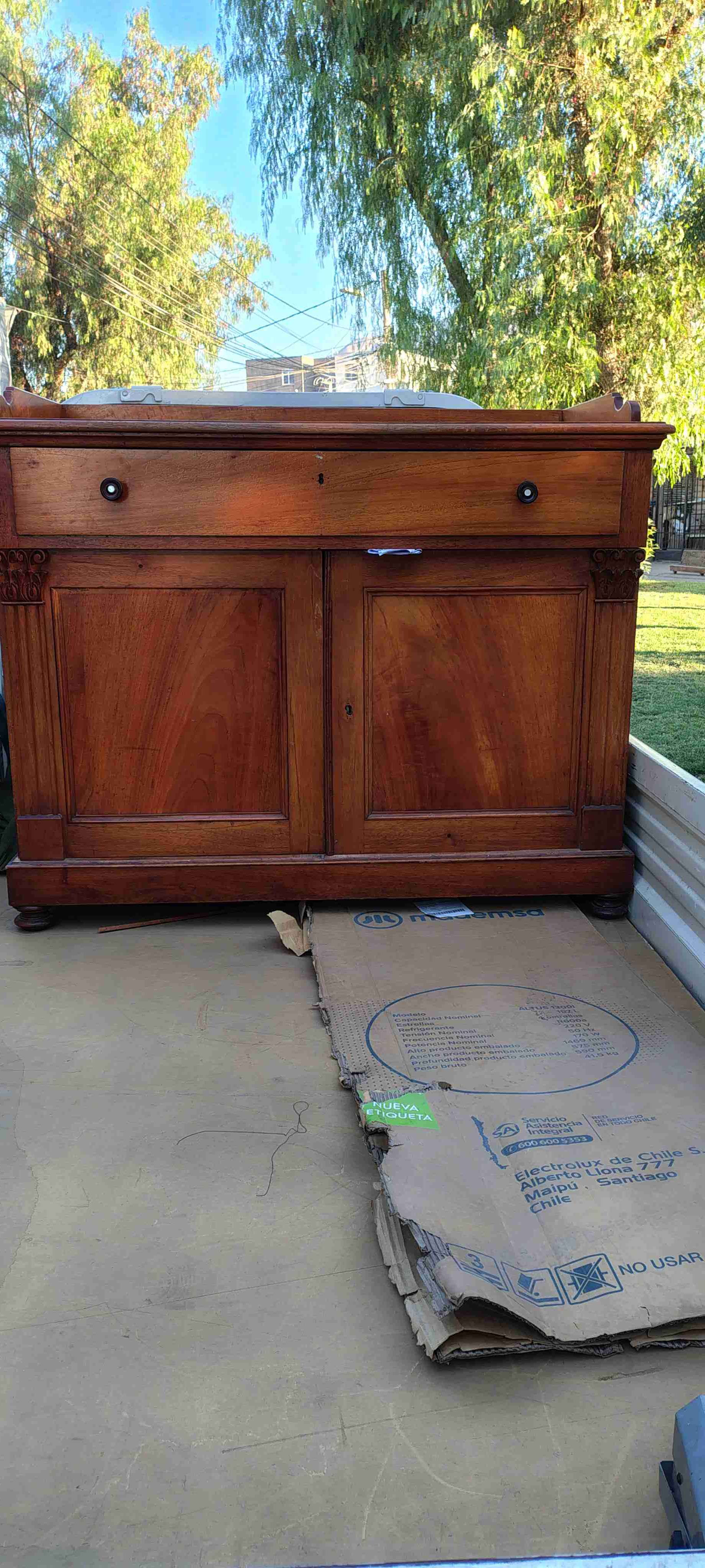 Aparador de madera antiguo - miniatura 3