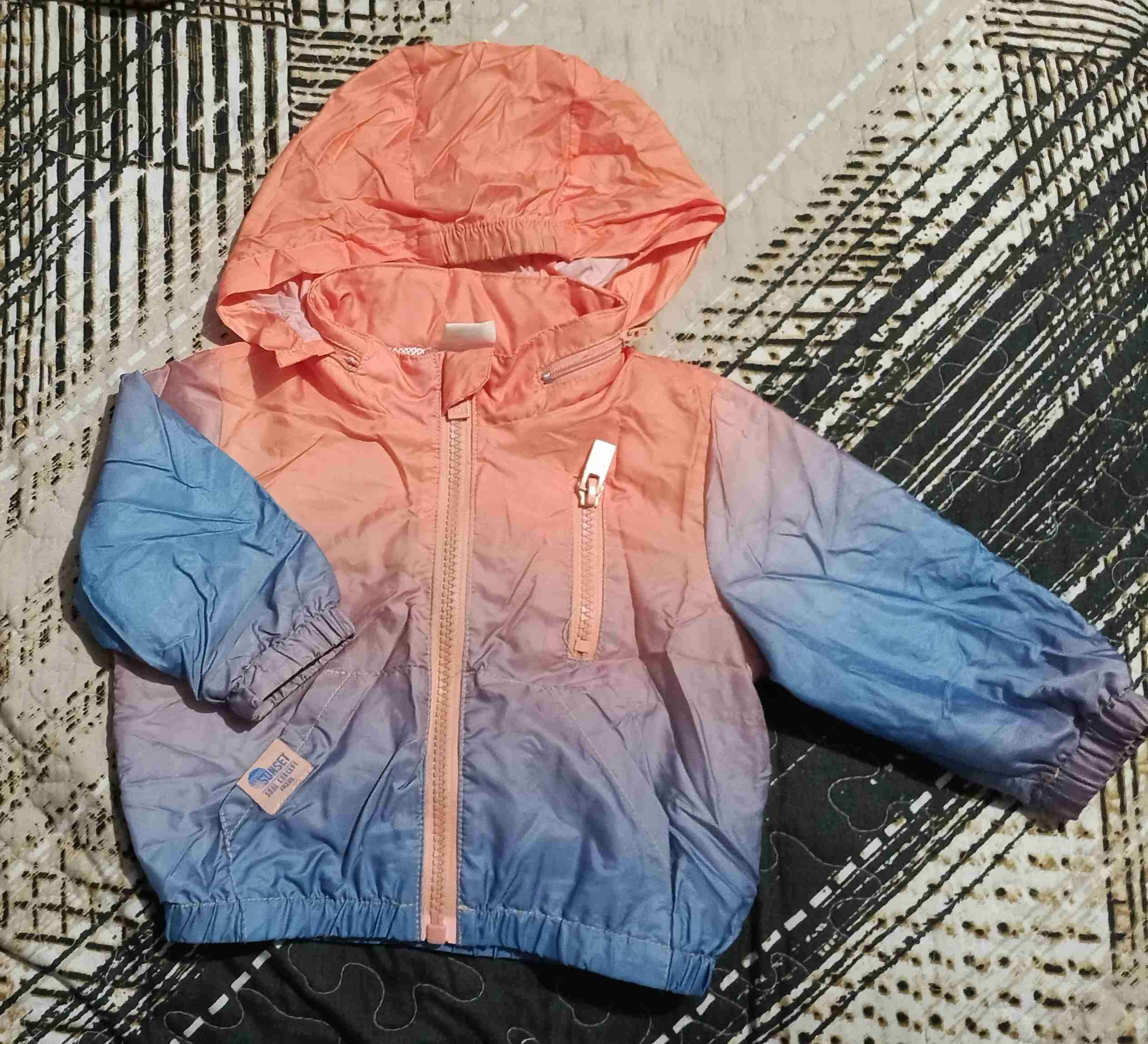 Zapatillas y ropa bebé - miniatura 5