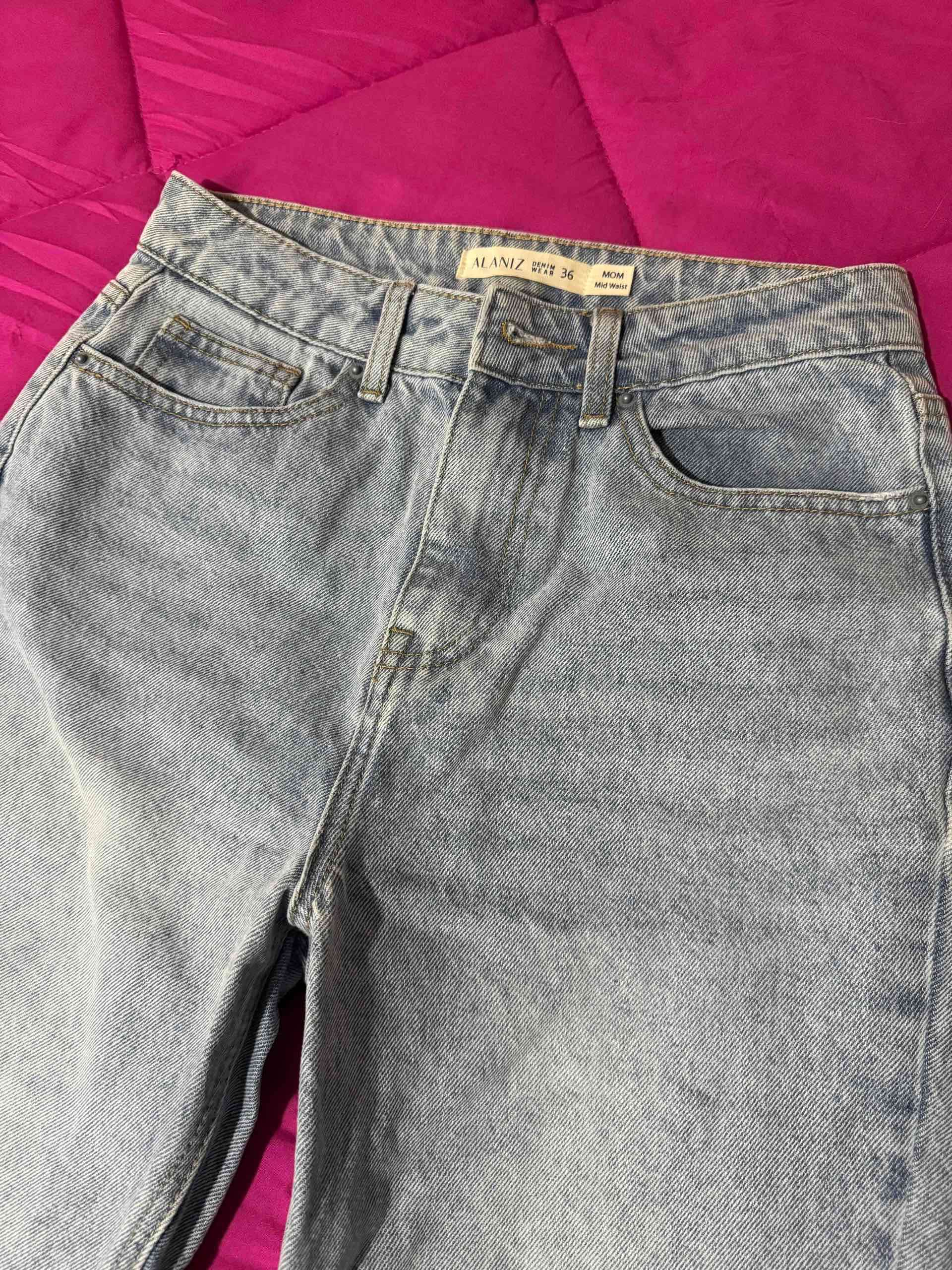 Jeans desgastados claros - miniatura 2