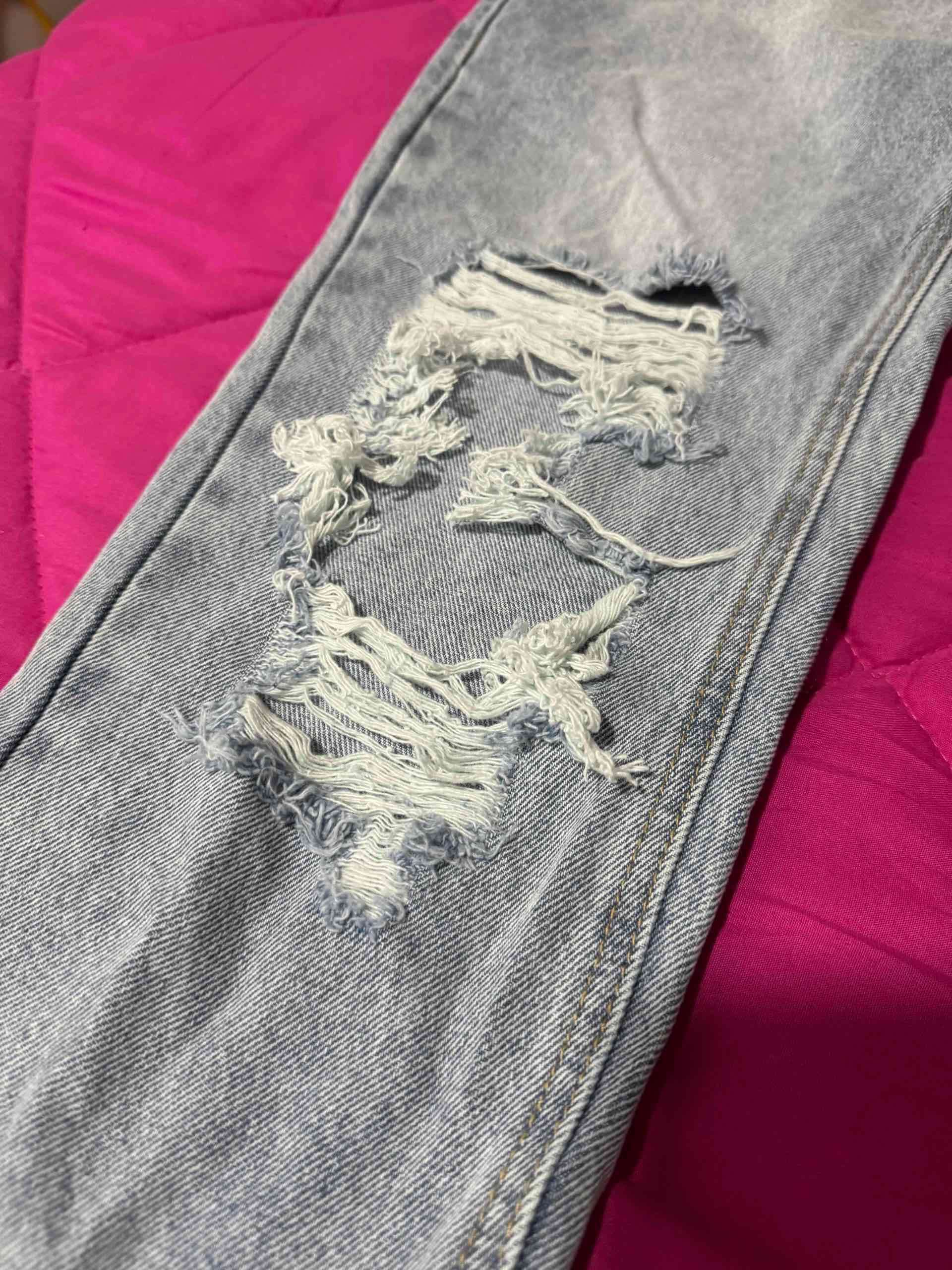 Jeans desgastados claros - miniatura 4