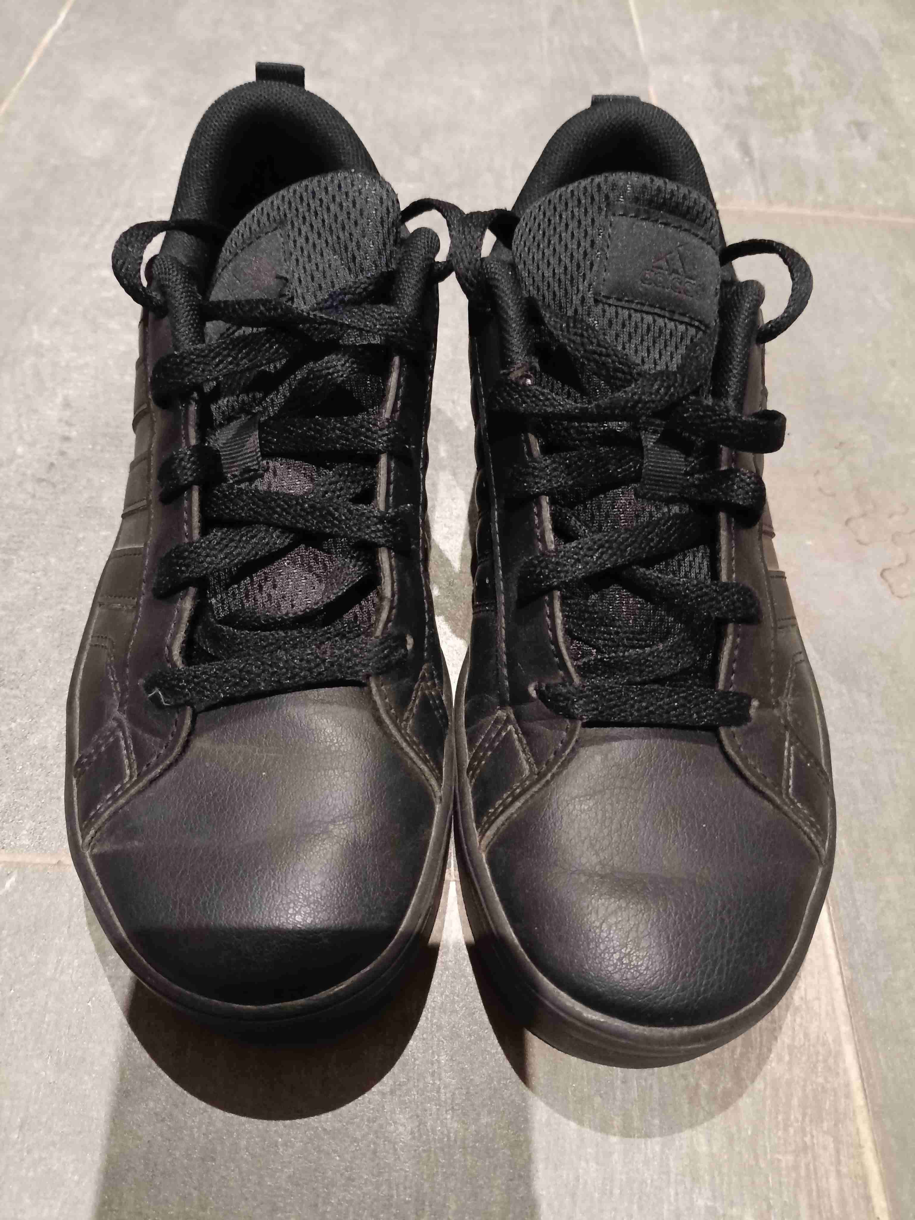 Zapatillas negras deportivas Adidas - miniatura 1