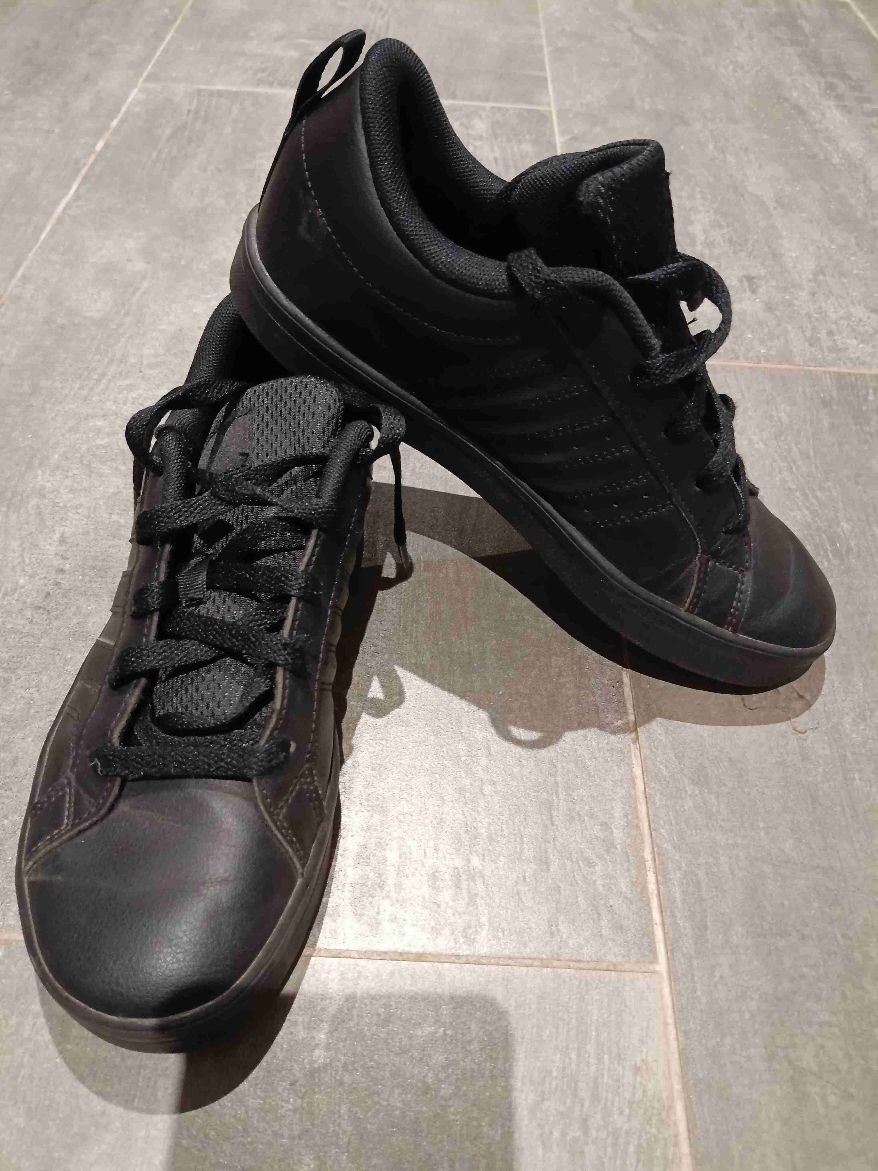 Zapatillas negras deportivas Adidas - miniatura 3