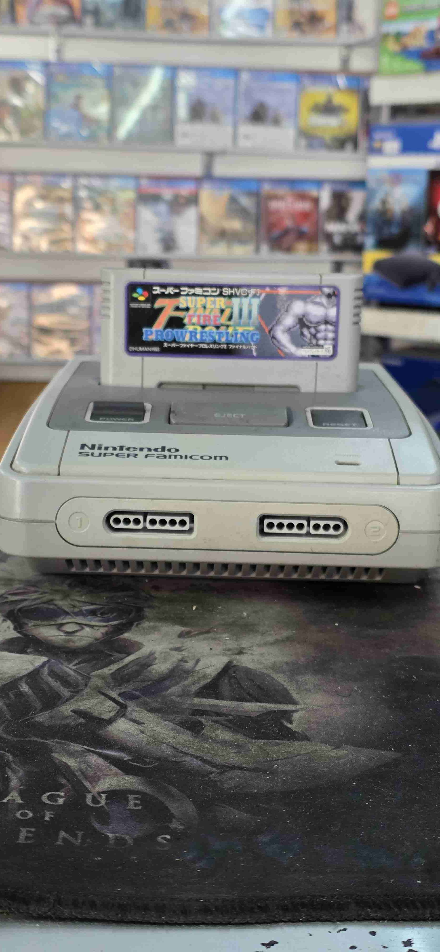 Consola Super Famicom clásica