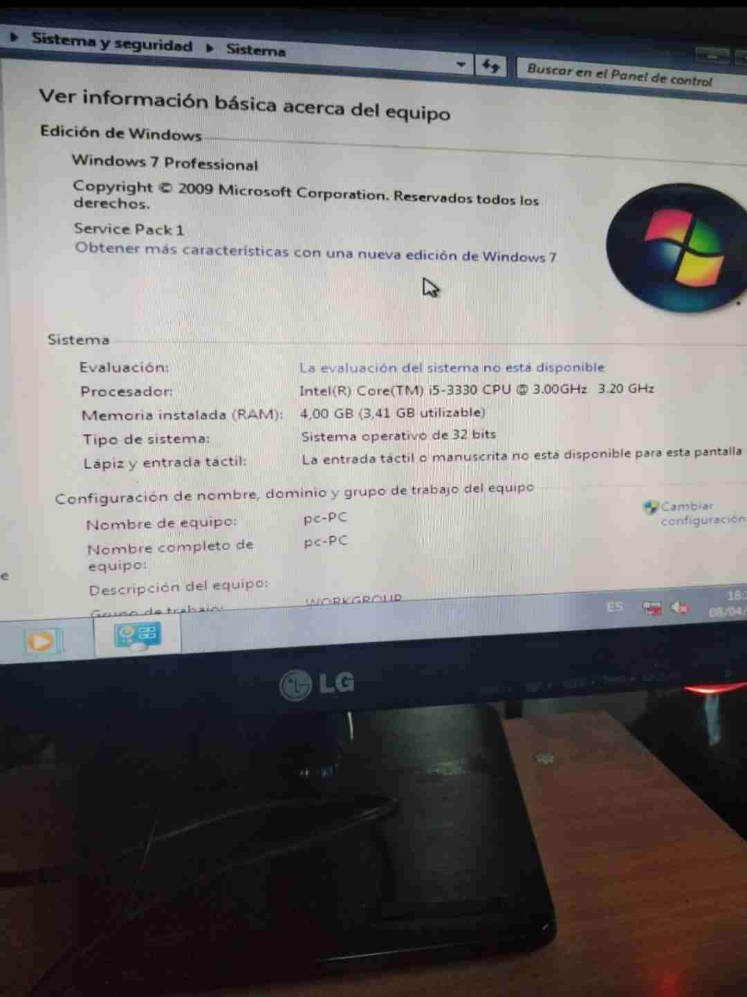 PC de escritorio más monitor - miniatura 1