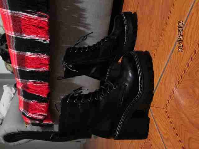 Botas negras de plataforma - miniatura 1