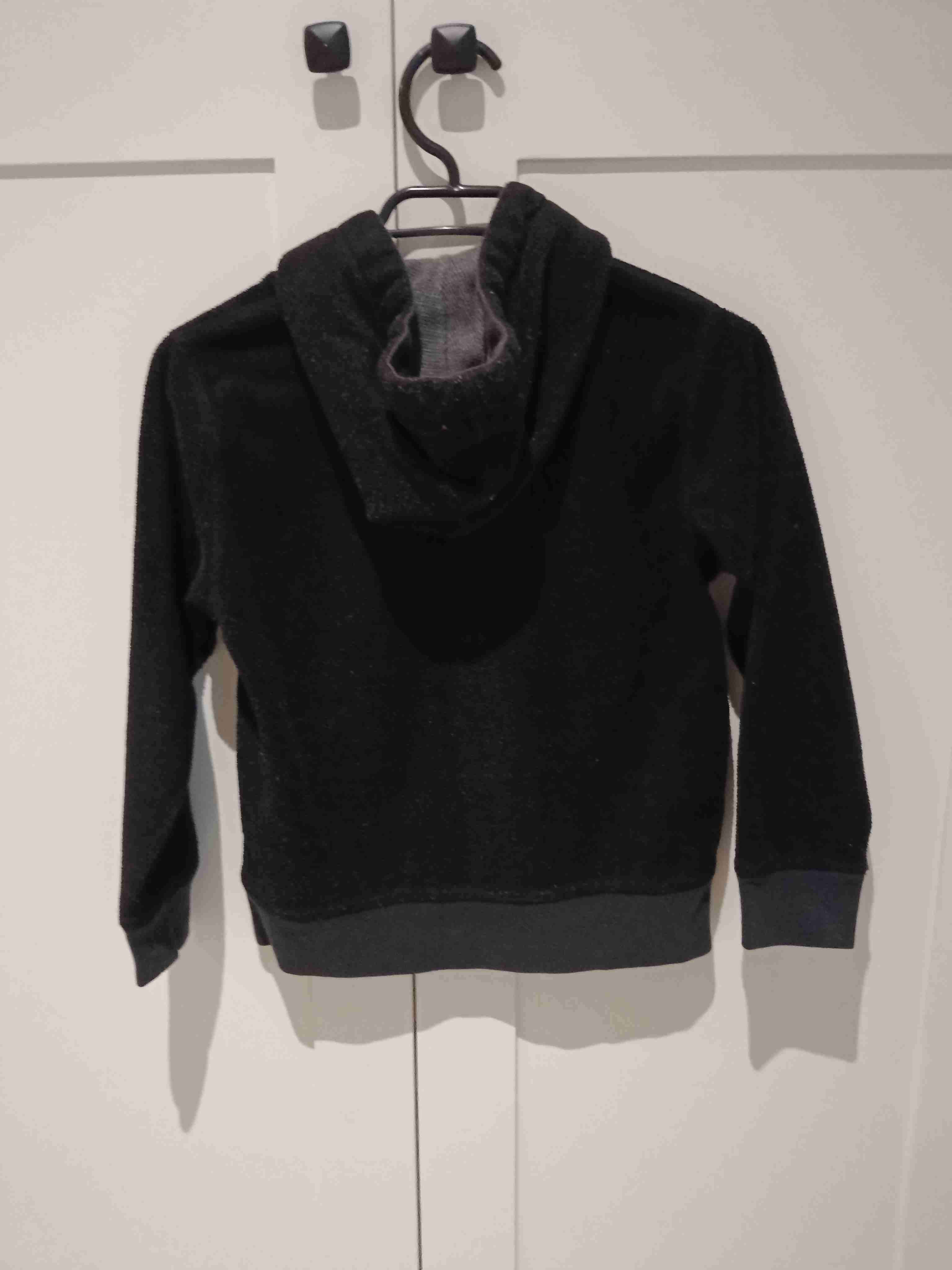 Polerón negro con capucha GAP - miniatura 2