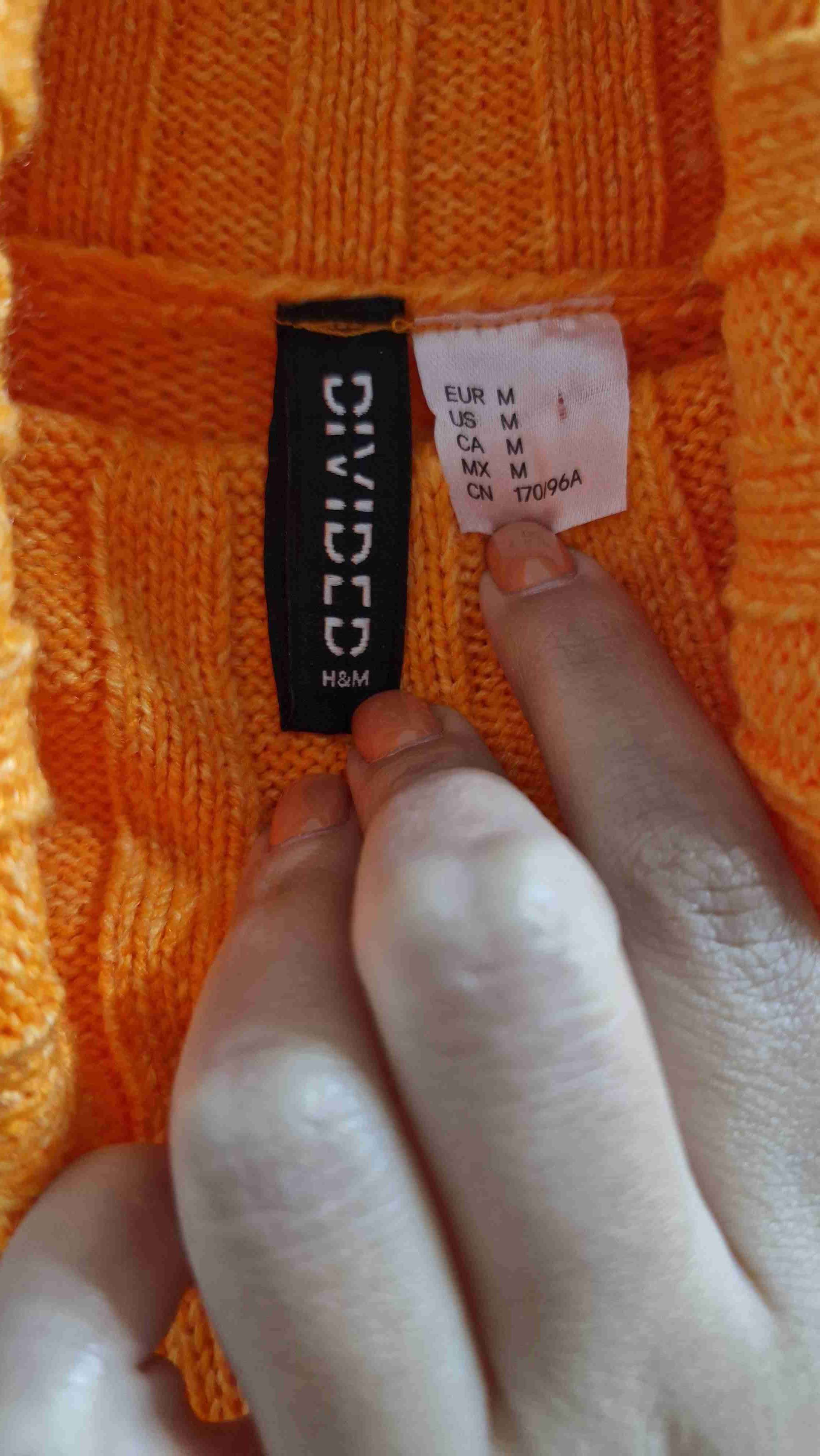 Suéter crop top naranja de cuello alto - miniatura 2