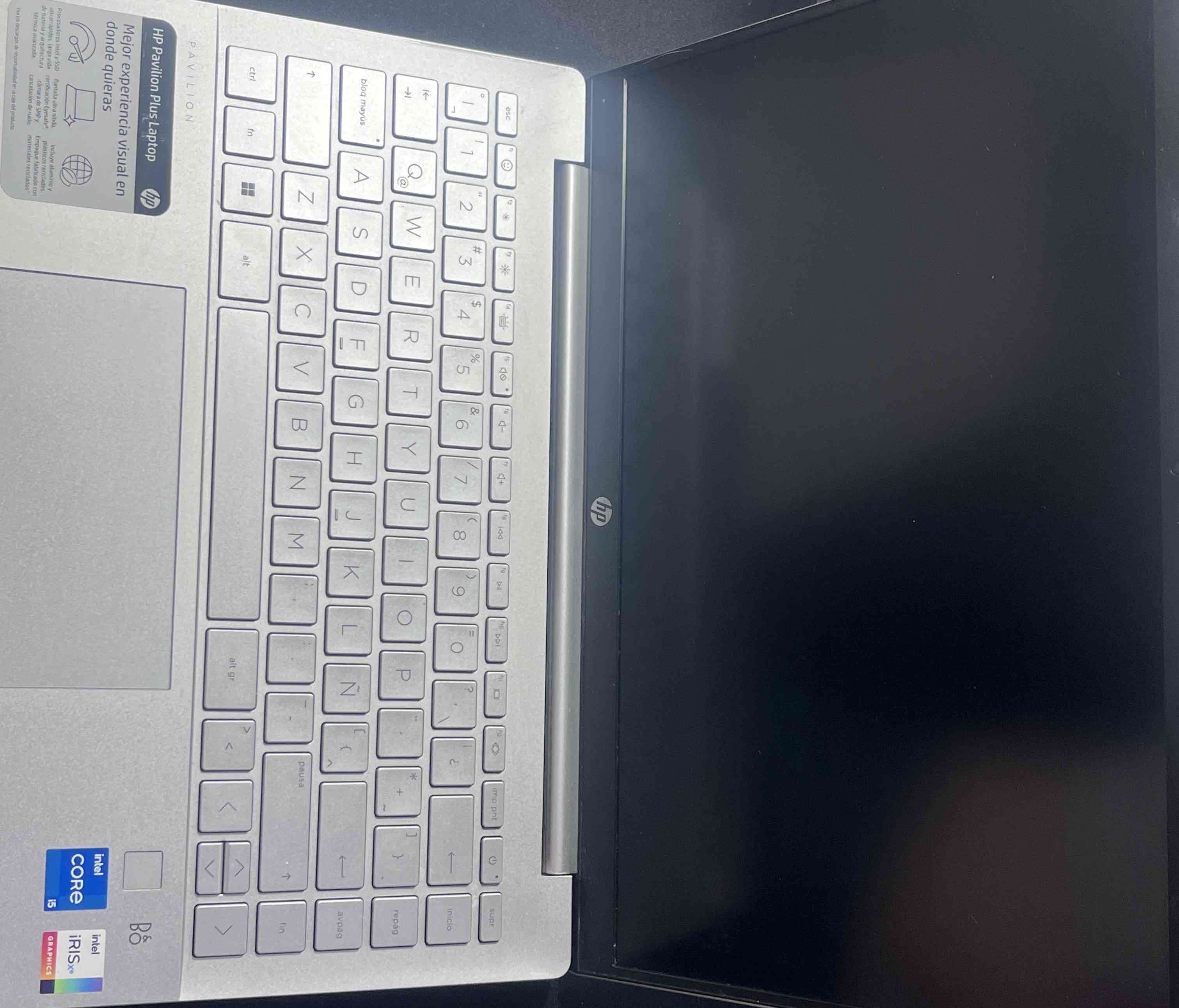 Notebook HP plateado - miniatura 3