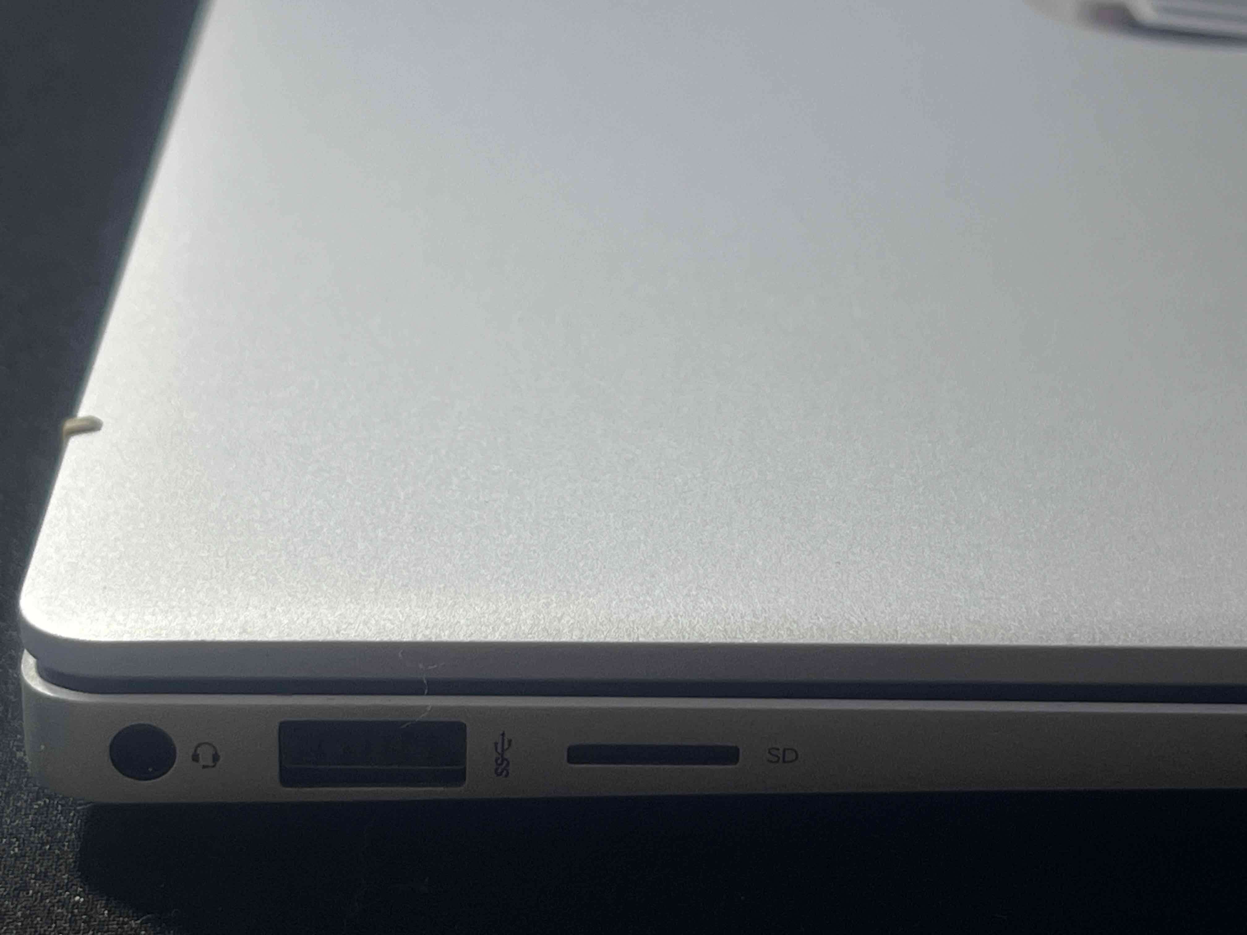 Notebook HP plateado - miniatura 4