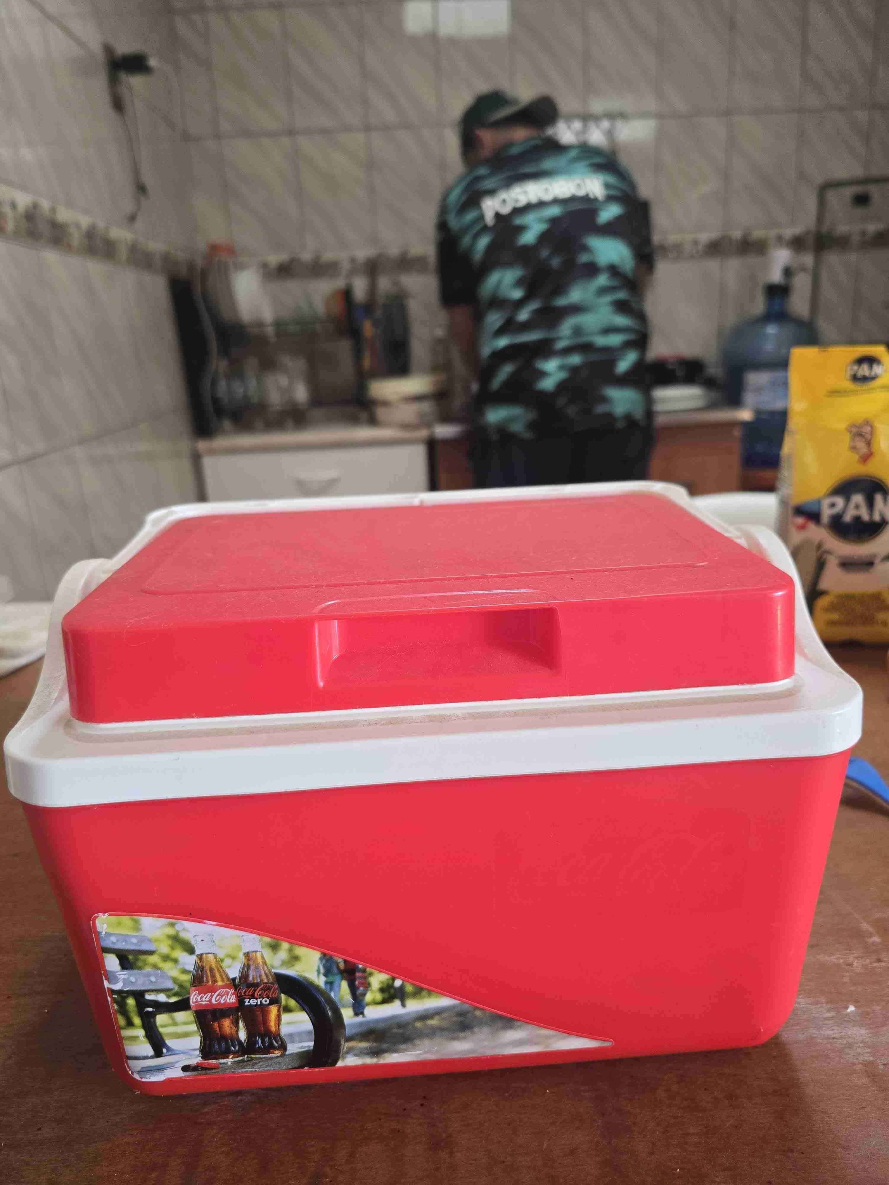 Contenedor plástico con tapa roja - miniatura 3